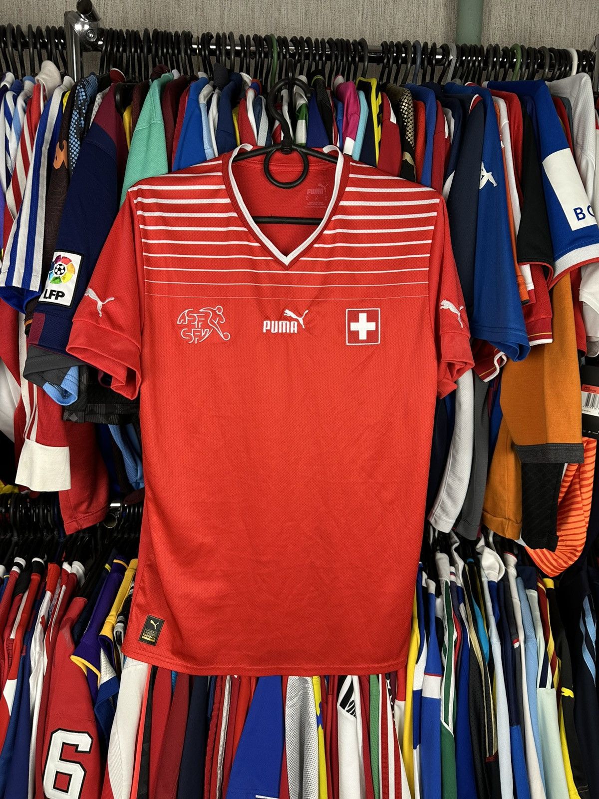 Puma PUMA SWITZERLAND 2022/23 SWISS SOCCER FOOTBALL SHIRT JERSEY Size US M / EU 48-50 / 2 - 1 Thumbnail