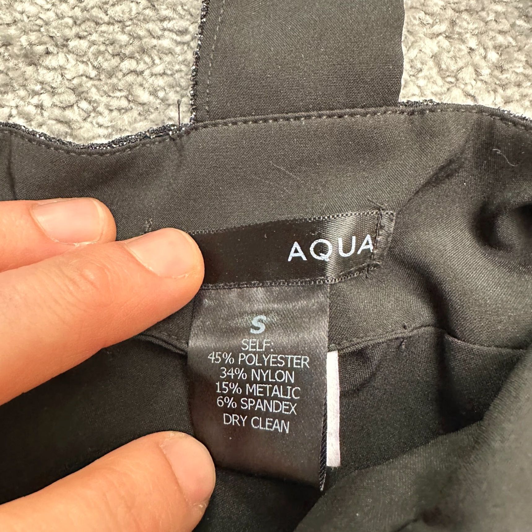 AQUA Aqua Sparkle Metallic Crop Top Women Small Black Sleeveless Tank Crop Top V-Neck Zip Zipper Casual Party/Cocktail Modern Designer 90s? Size S / US 4 / IT 40 - 5 Thumbnail