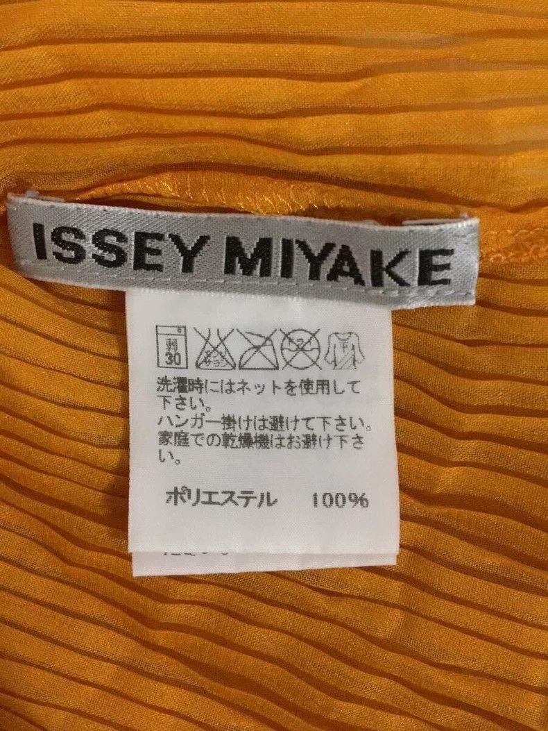 Issey Miyake Issey Miyake An orange main line willow cardigan Size XS / US 0-2 / IT 36-38 - 2 Thumbnail