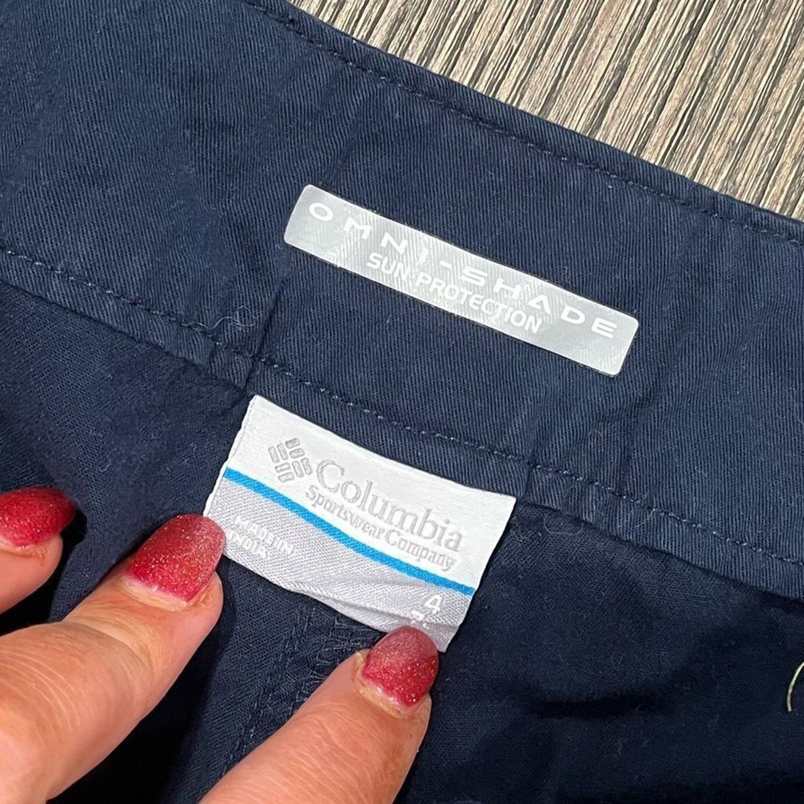 Columbia Columbia Omni-Shade Navy Blue Bermuda Shorts Size M Size 26" / US 2 / IT 38 - 4 Thumbnail