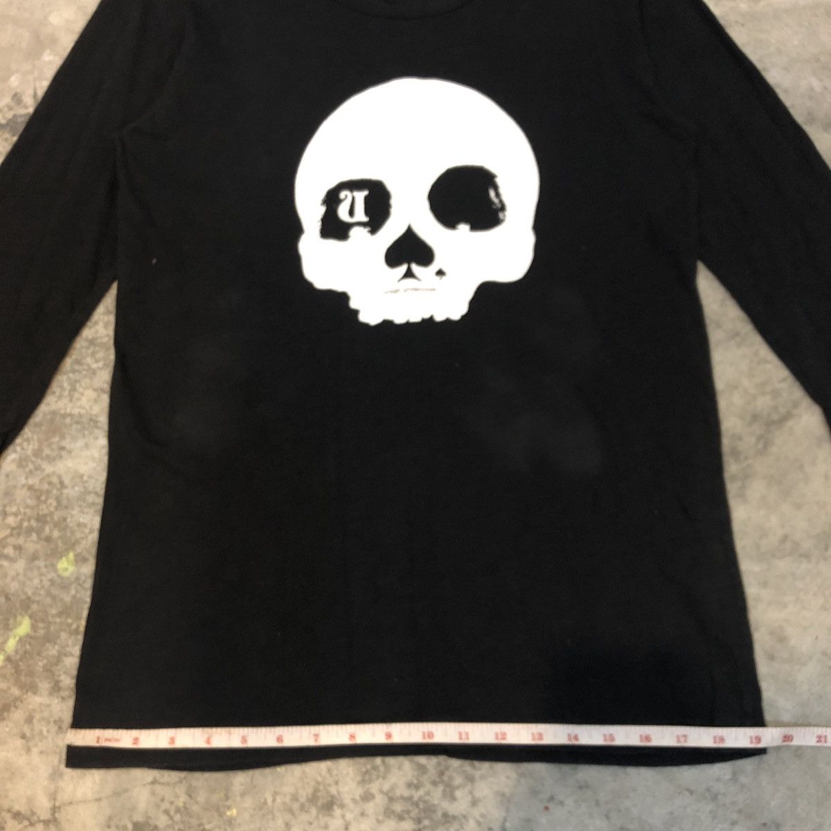 Japanese Brand Undercover X Uniqlo Skull Tee Size US L / EU 52-54 / 3 - 16 Thumbnail