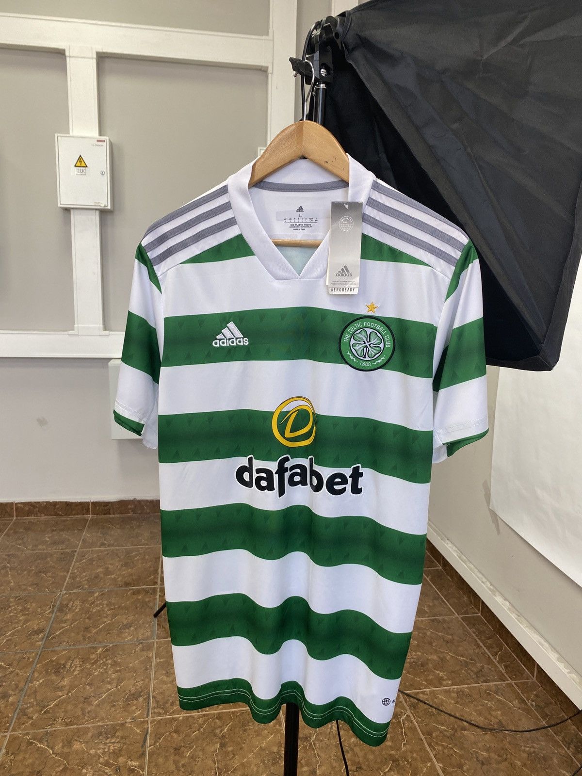 Adidas 🏴󠁧󠁢󠁳󠁣󠁴󠁿 Y2K Celtic Adidas Dafabet Soccer Jersey T-Shirt Retro Hype Size US L / EU 52-54 / 3 - 1 Thumbnail