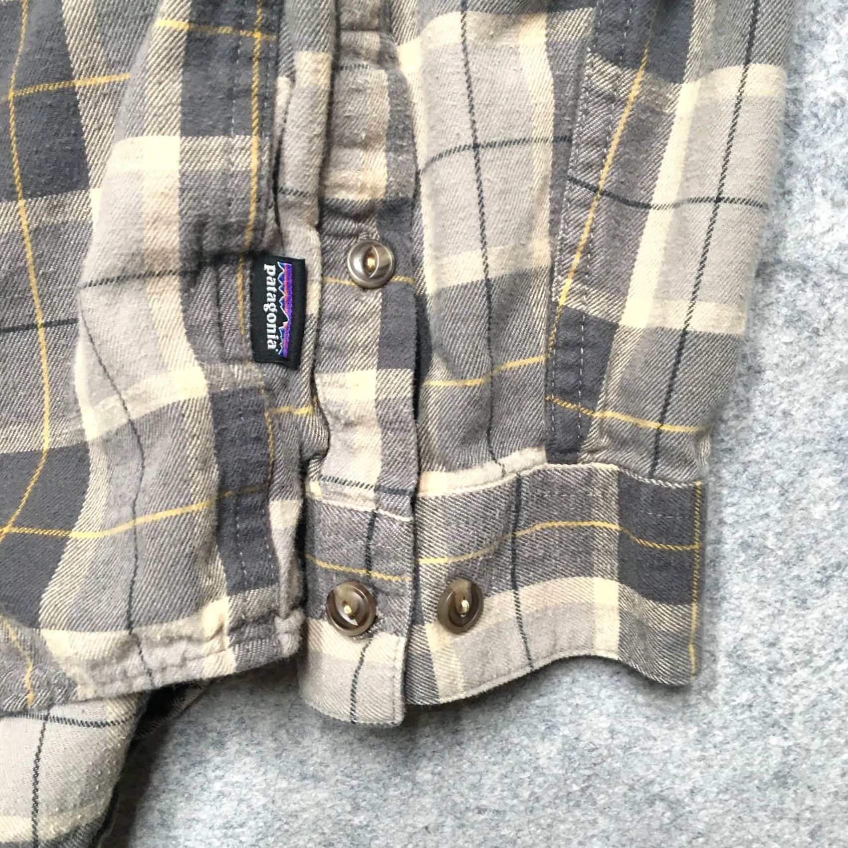 Patagonia Patagonia Shirt Mens Large L Gray Plaid Organic Cotton Fjord Flannel Button-Up Size US L / EU 52-54 / 3 - 2 Thumbnail
