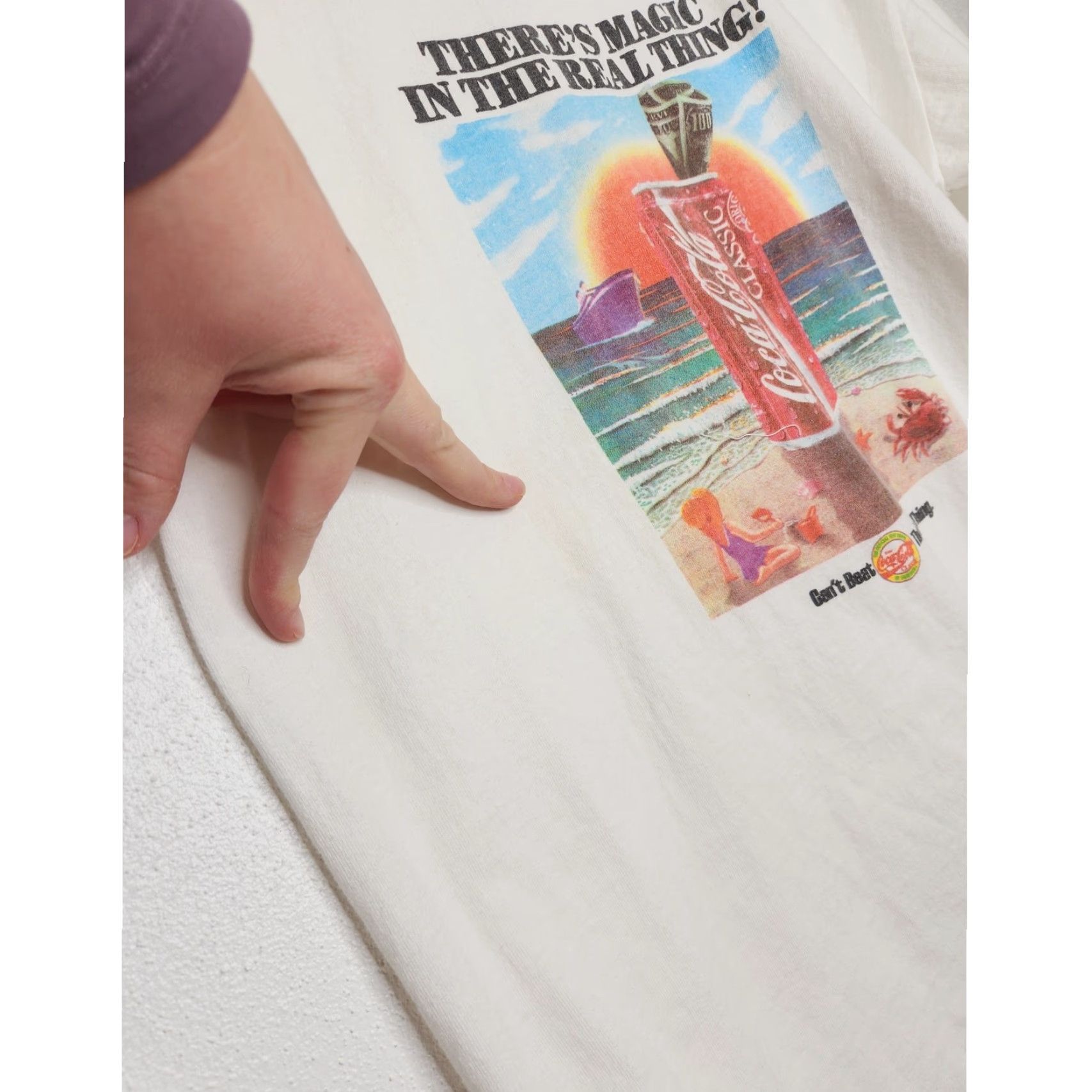 Vintage VINTAGE Coca Cola Magic Money Stedman Beach Art Promo Shirt Large White Unisex Adults L Size US L / EU 52-54 / 3 - 7 Thumbnail