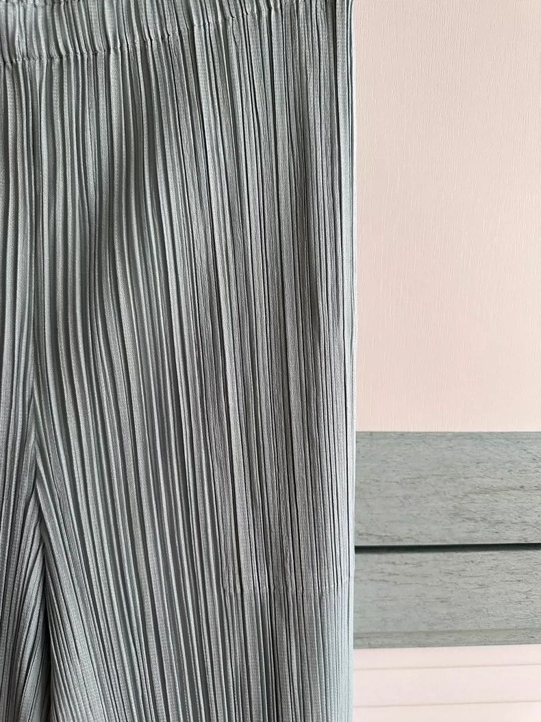 Issey Miyake Issey Miyake size:1 Light green pleated trousers Size 22" - 4 Thumbnail