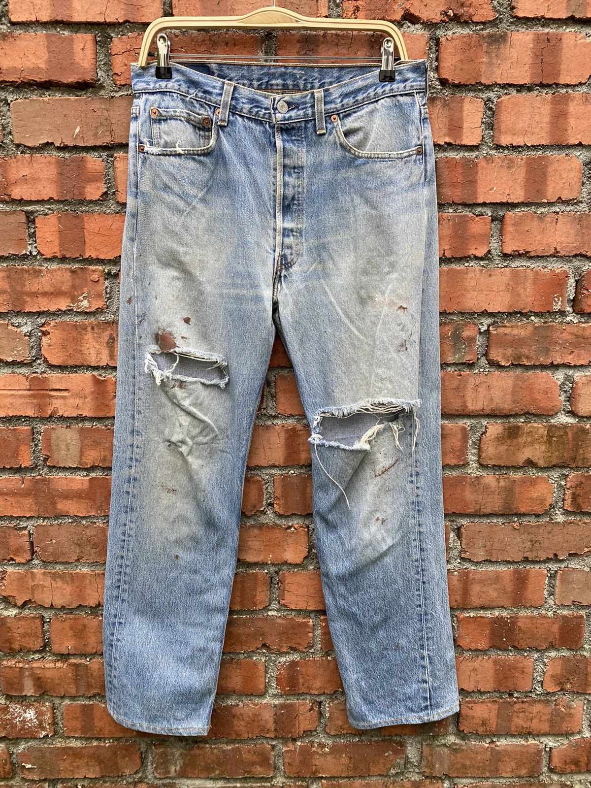 W33x29 vintage levi's 501 distressed denime made in USA