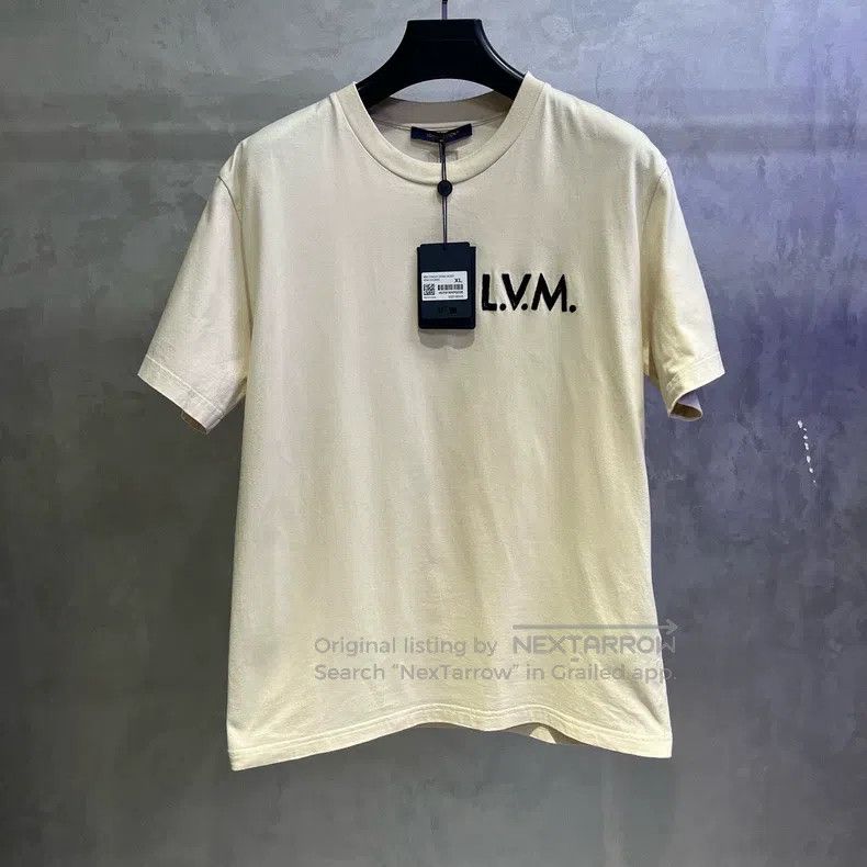 Louis Vuitton Louis Vuitton 26 Letter Print Short Sleeve T-Shirt Size US XL / EU 56 / 4 - 1 Thumbnail