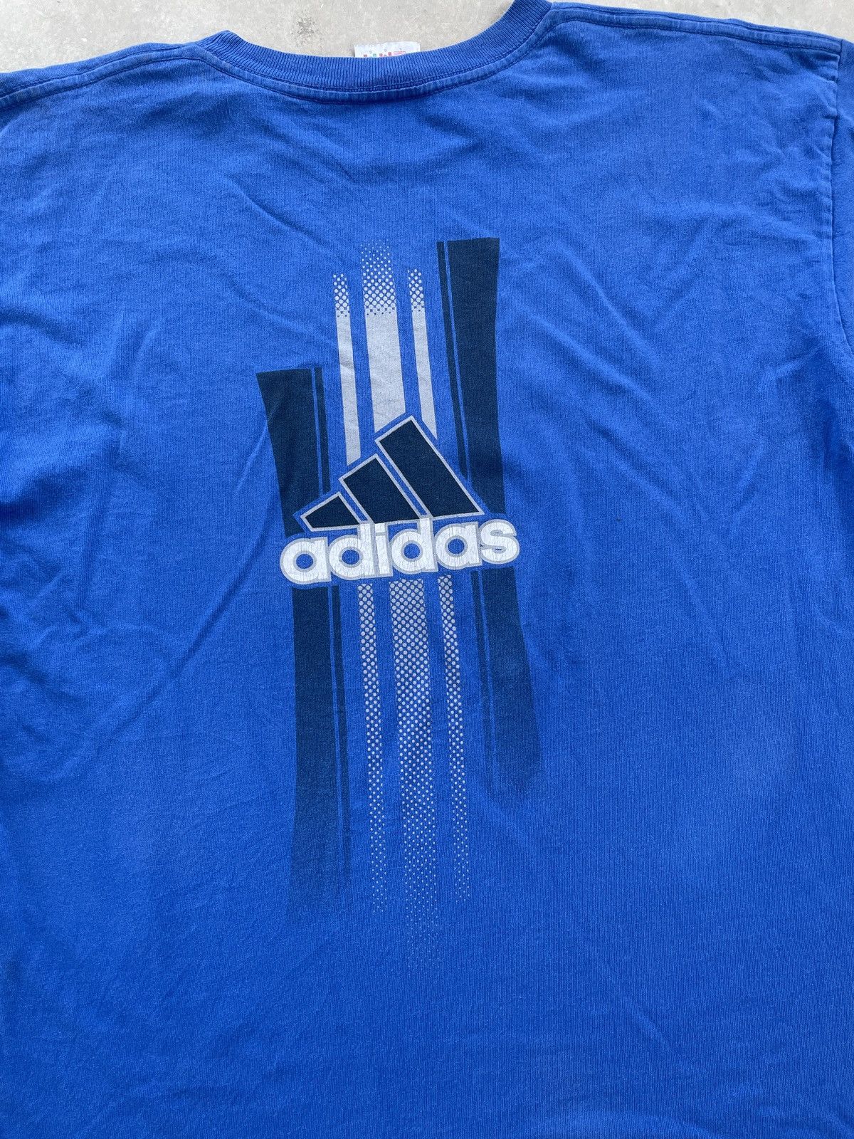 Adidas VINTAGE ADIDAS MADE IN USA BIG LOGO TEE Y2K Size US L / EU 52-54 / 3 - 10 Thumbnail
