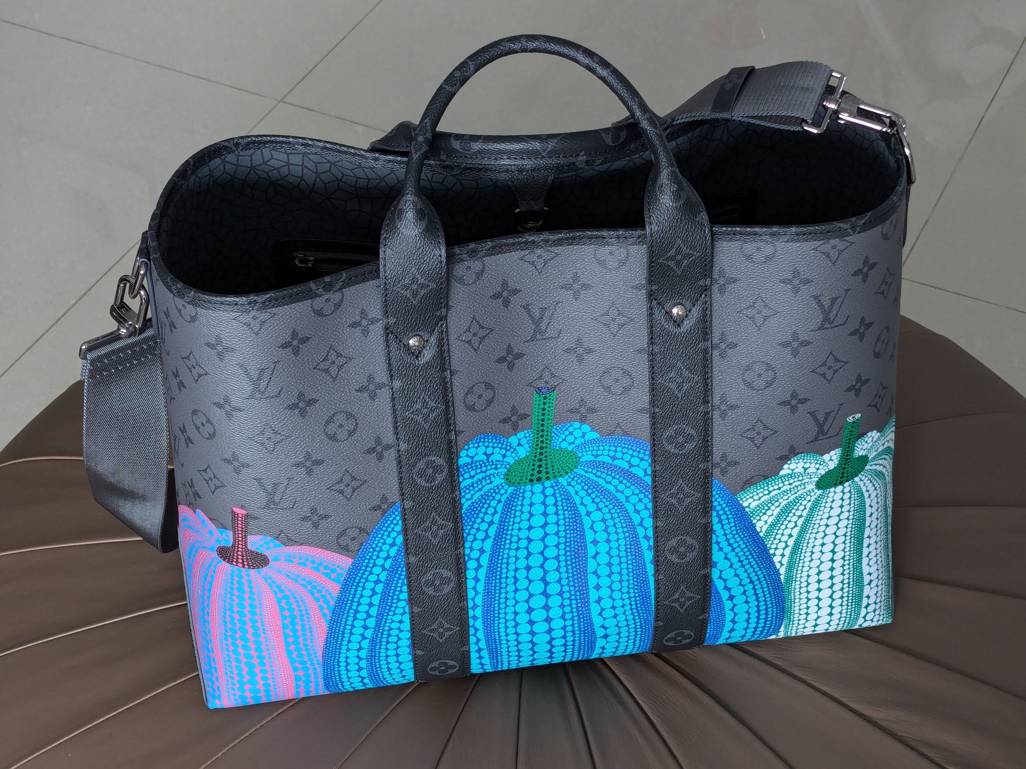 Louis Vuitton RARE Louis Vuitton x Yayoi Kusama 🎃 Weekend Tote Bag Size ONE SIZE - 8 Thumbnail