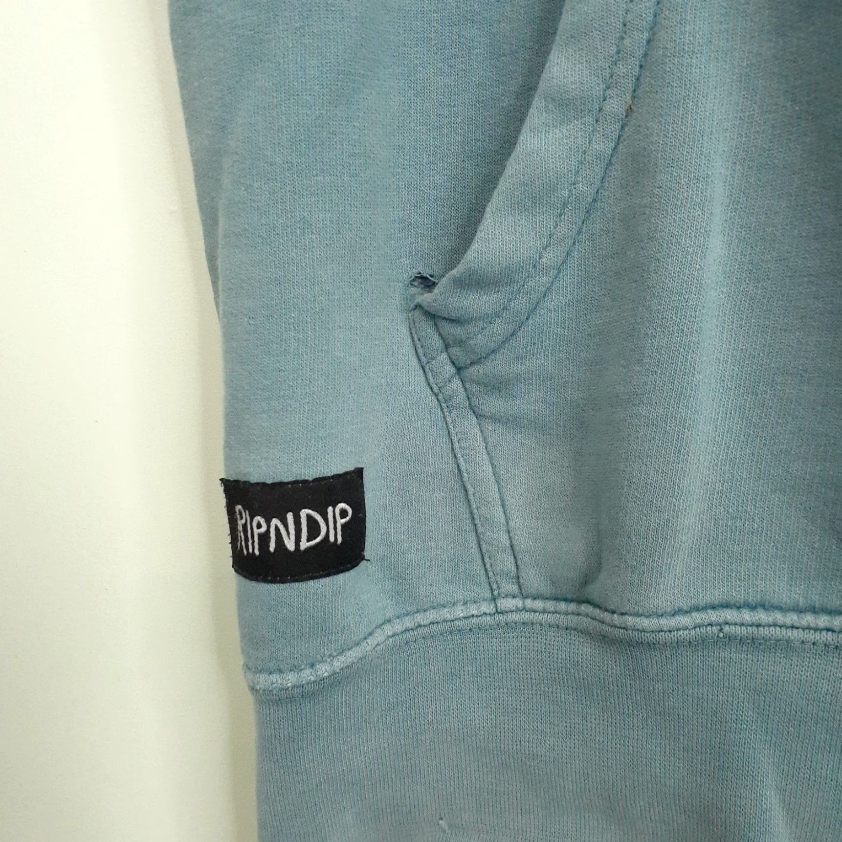 RIPNDIP VINTAGE RIPNDIP Cat Leaf Distressed Long Sleeve Hoodie Skateboarding Medium Blue Size US M / EU 48-50 / 2 - 7 Thumbnail