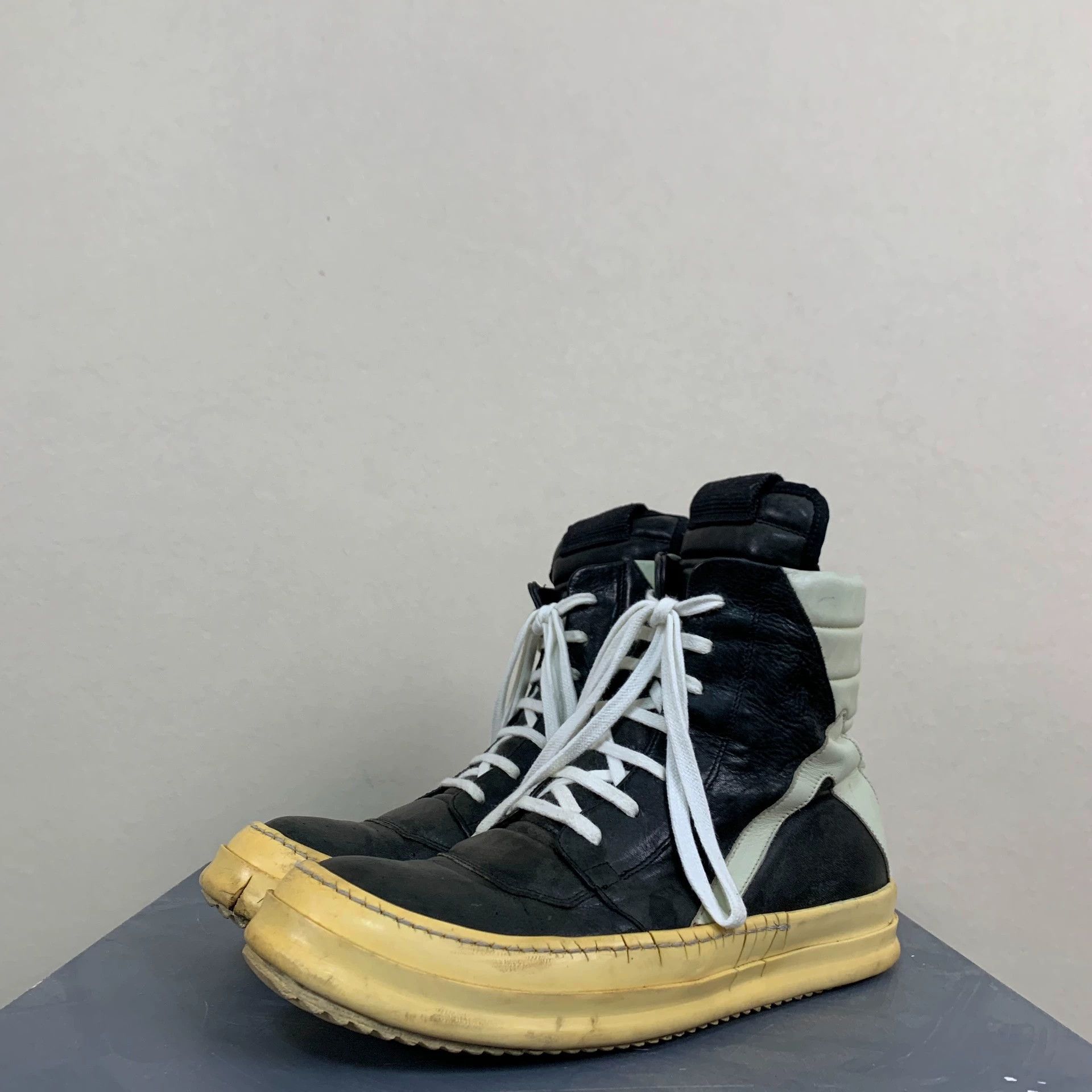 Rick Owens Size 42 Exclusive top-tier item online at an instant price! Size US 9 / EU 42 - 2 Thumbnail