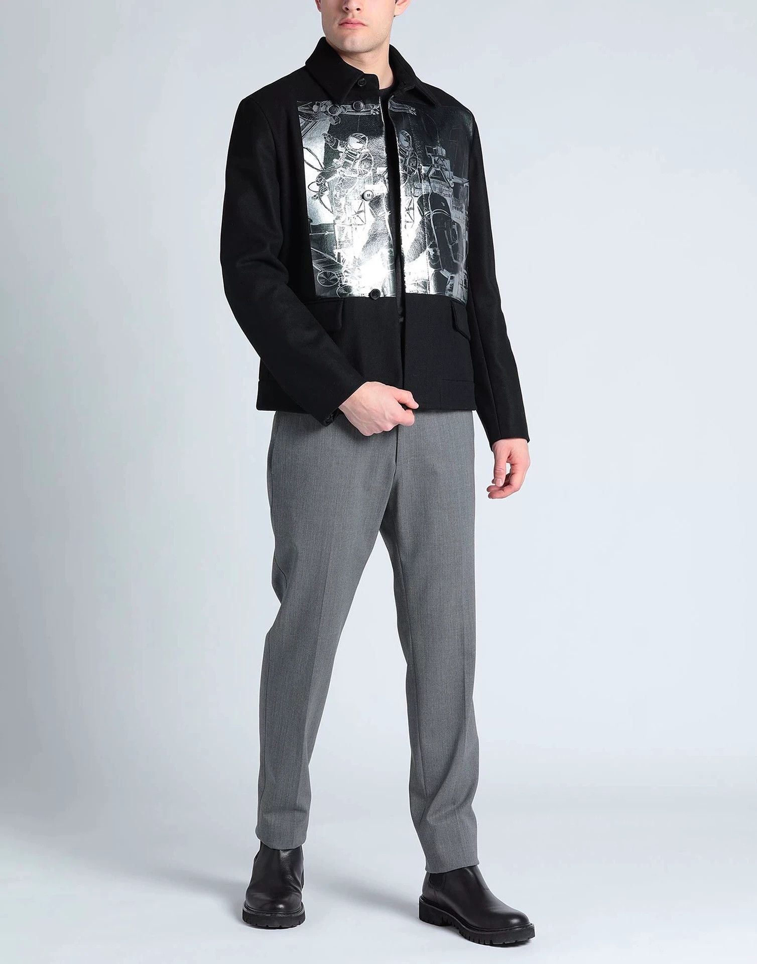 Valentino valentino black wool coat with astronaut print Size US L / EU 52-54 / 3 - 1 Thumbnail