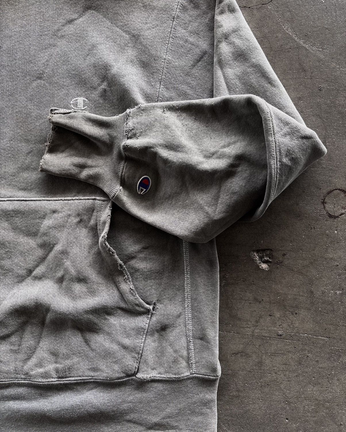 Champion 80s Champions Reverse Weave Distressed Faded Grey Hoodie Size US M / EU 48-50 / 2 - 5 Thumbnail