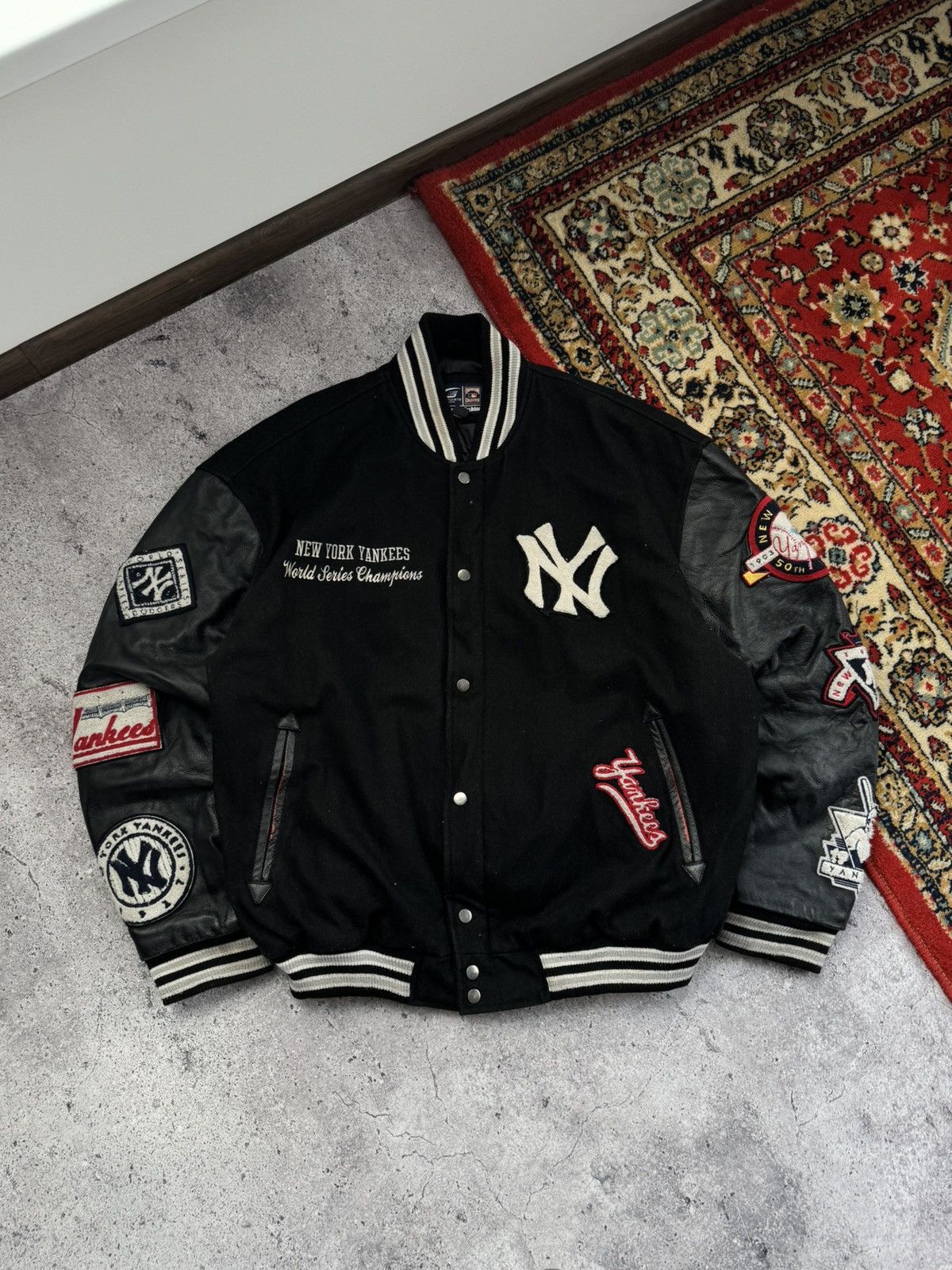 G-III Archive New York Yankees Jay Z Varsity Bomber XL Jacket Size US XL / EU 56 / 4 - 3 Thumbnail