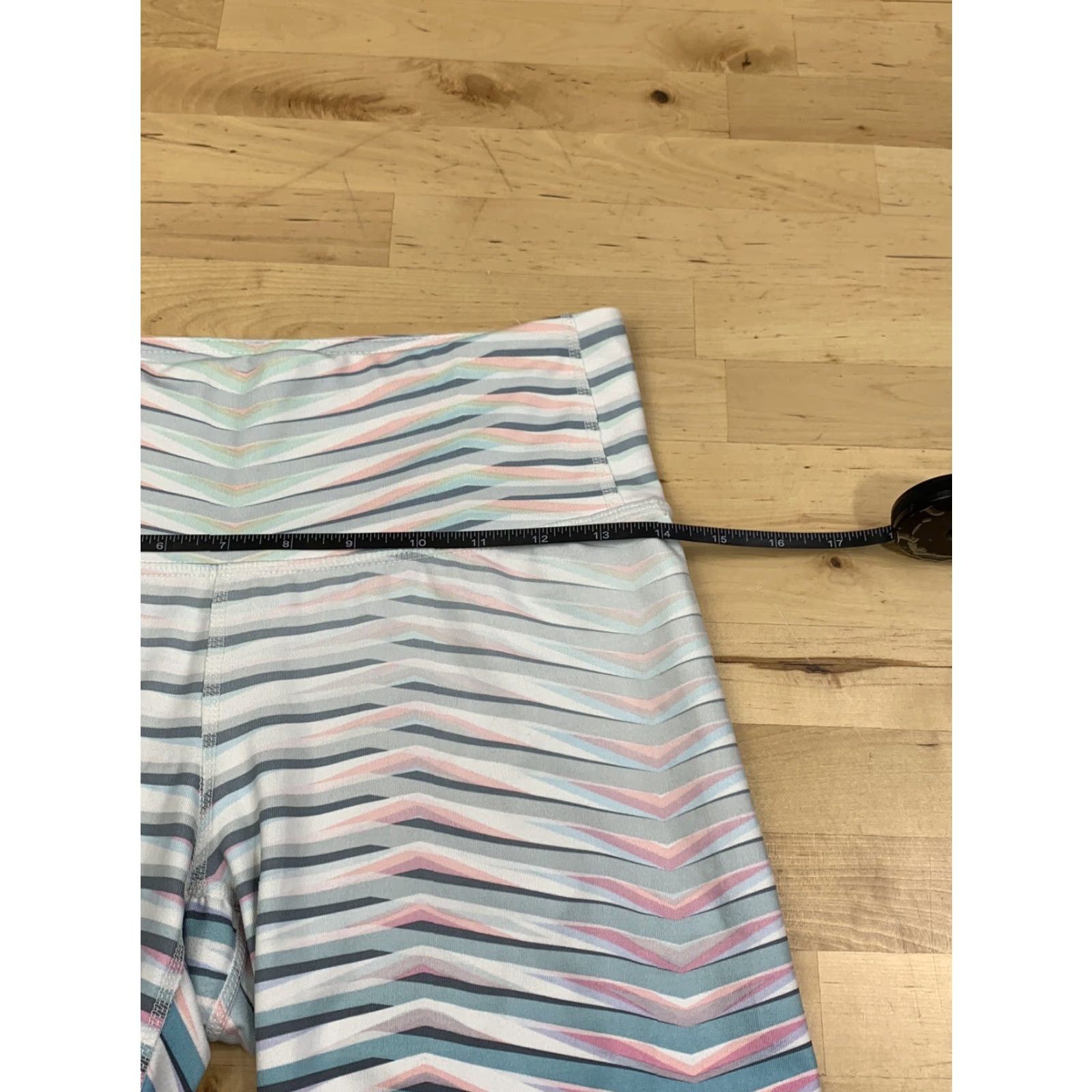 Athleta Athleta Capri Leggings S Multicolor Athleisure Yoga Cross Training Womens Size 28" / US 6 / IT 42 - 5 Thumbnail
