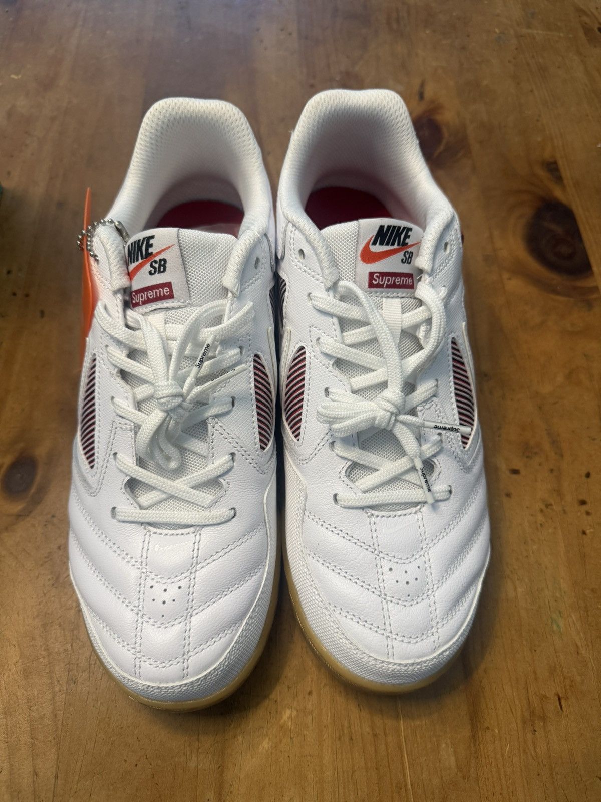 Nike Supreme nike sb gato Size US 9 / EU 42 - 2 Thumbnail