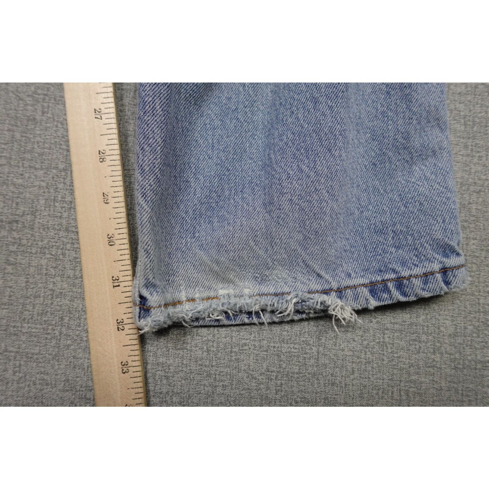 Levi's VINTAGE Levi's Jeans 550 Men 38x32 Blue Relaxed Fit Straight Leg Light Wash Size US 38 / EU 54 - 7 Thumbnail