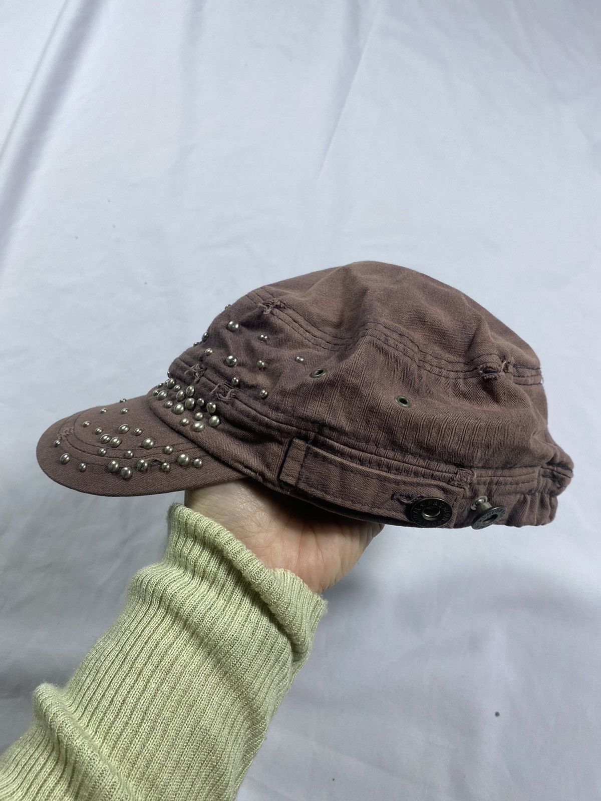 20471120 Two Fold Distressed Studded Commando Coded HAT Ifsix style Size ONE SIZE - 3 Thumbnail