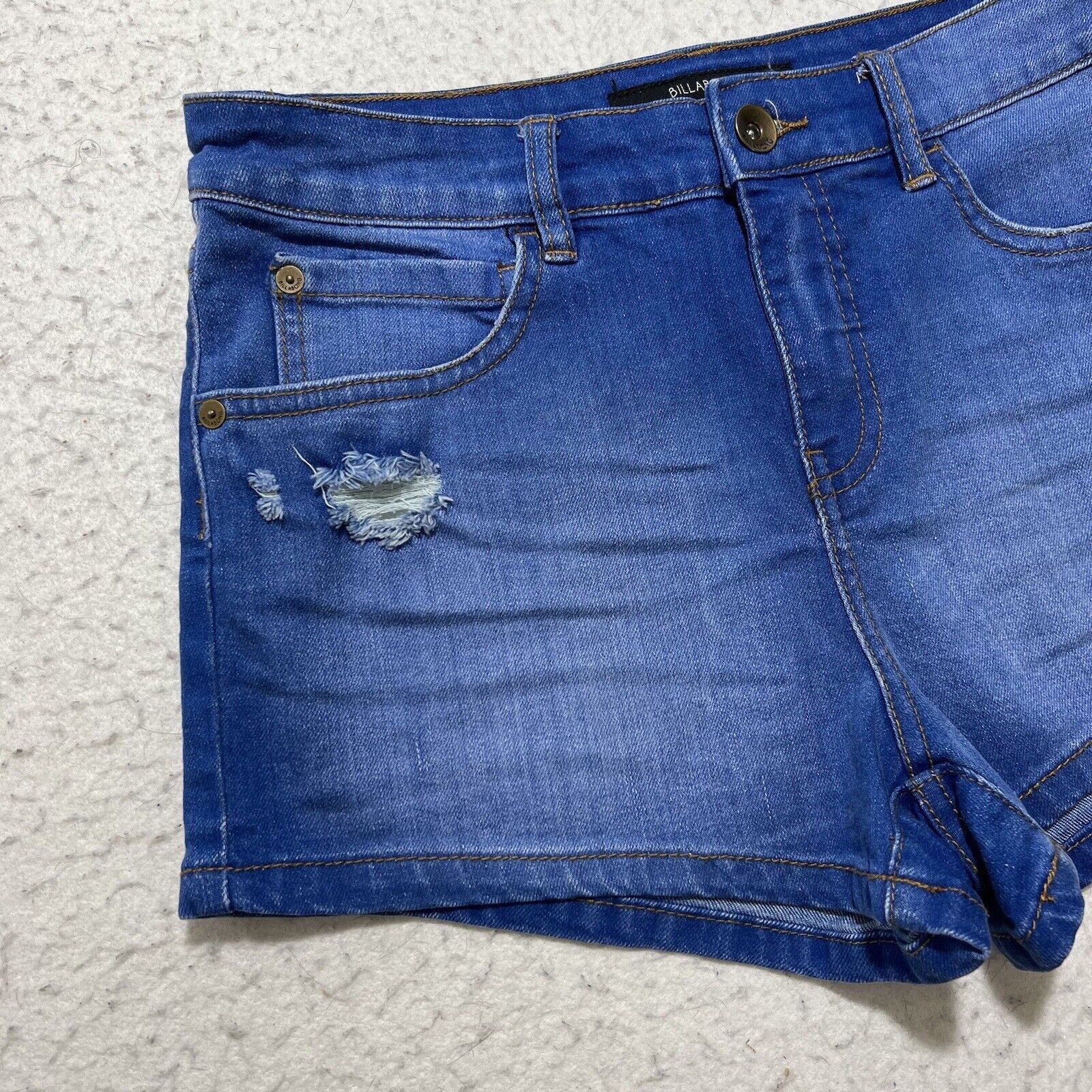 Billabong Billabong 27 Mid Rise Denim 2” Inseam Jean Shorts Blue Size 27" / US 4 / IT 40 - 2 Thumbnail