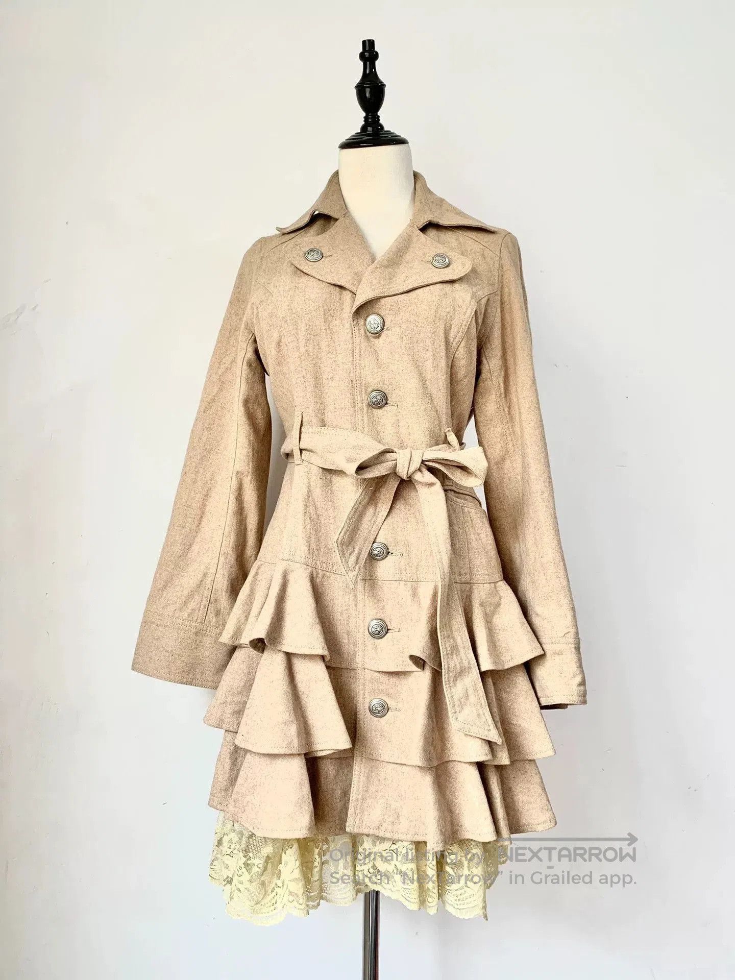 Vivienne Westwood beige ruffled coat with removable lace trim. Size XXS / US 00 / IT 34 - 3 Thumbnail