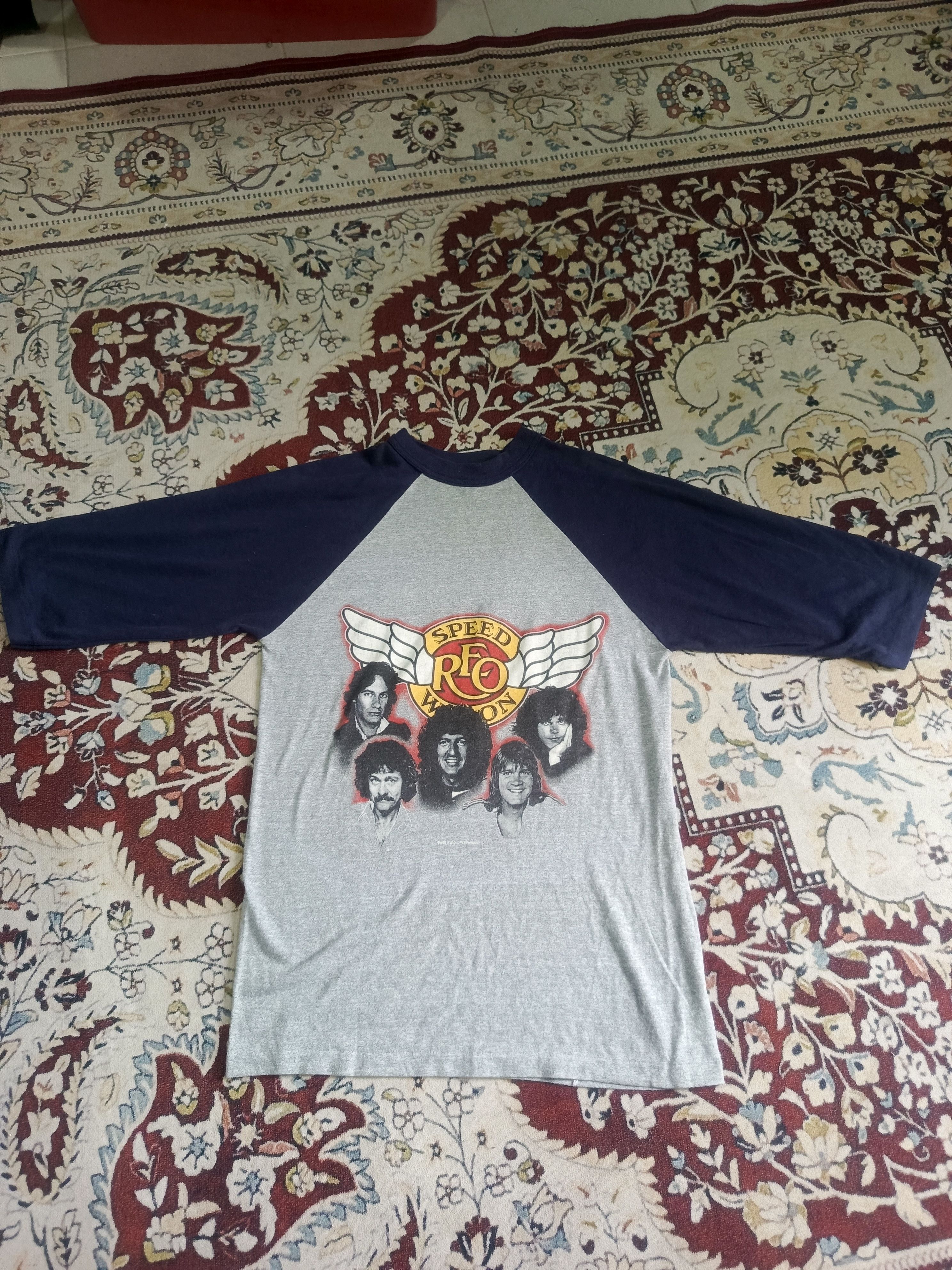 Vintage REO Speedwagon Size US M / EU 48-50 / 2 - 1 Thumbnail