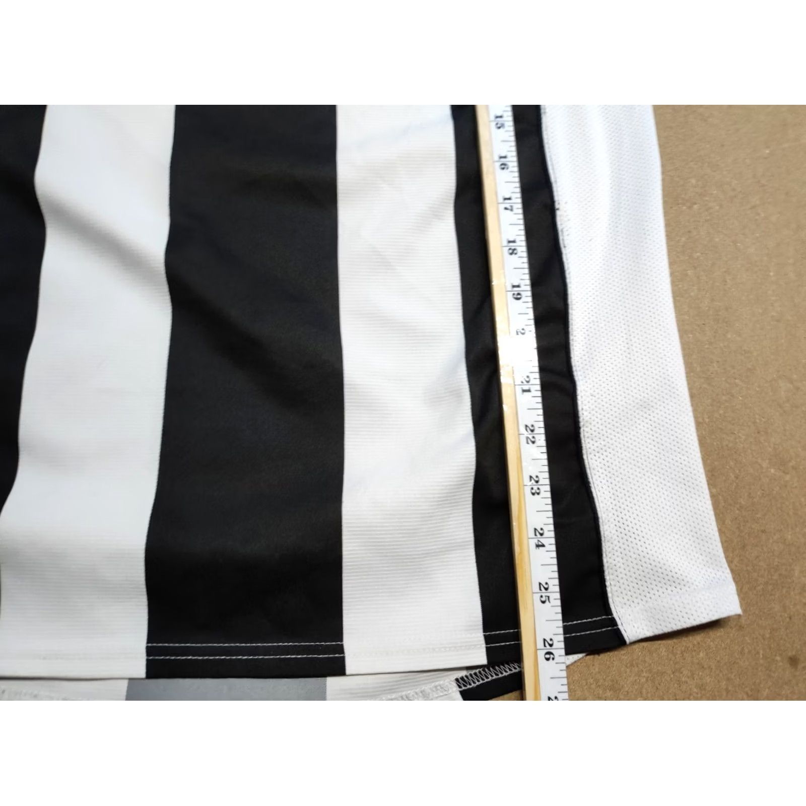 Nike Juventus 2004 2005 Home Mens Football Jersey Nike Shirt M Multicolor Short Sleeve Jersey Size US M / EU 48-50 / 2 - 7 Thumbnail