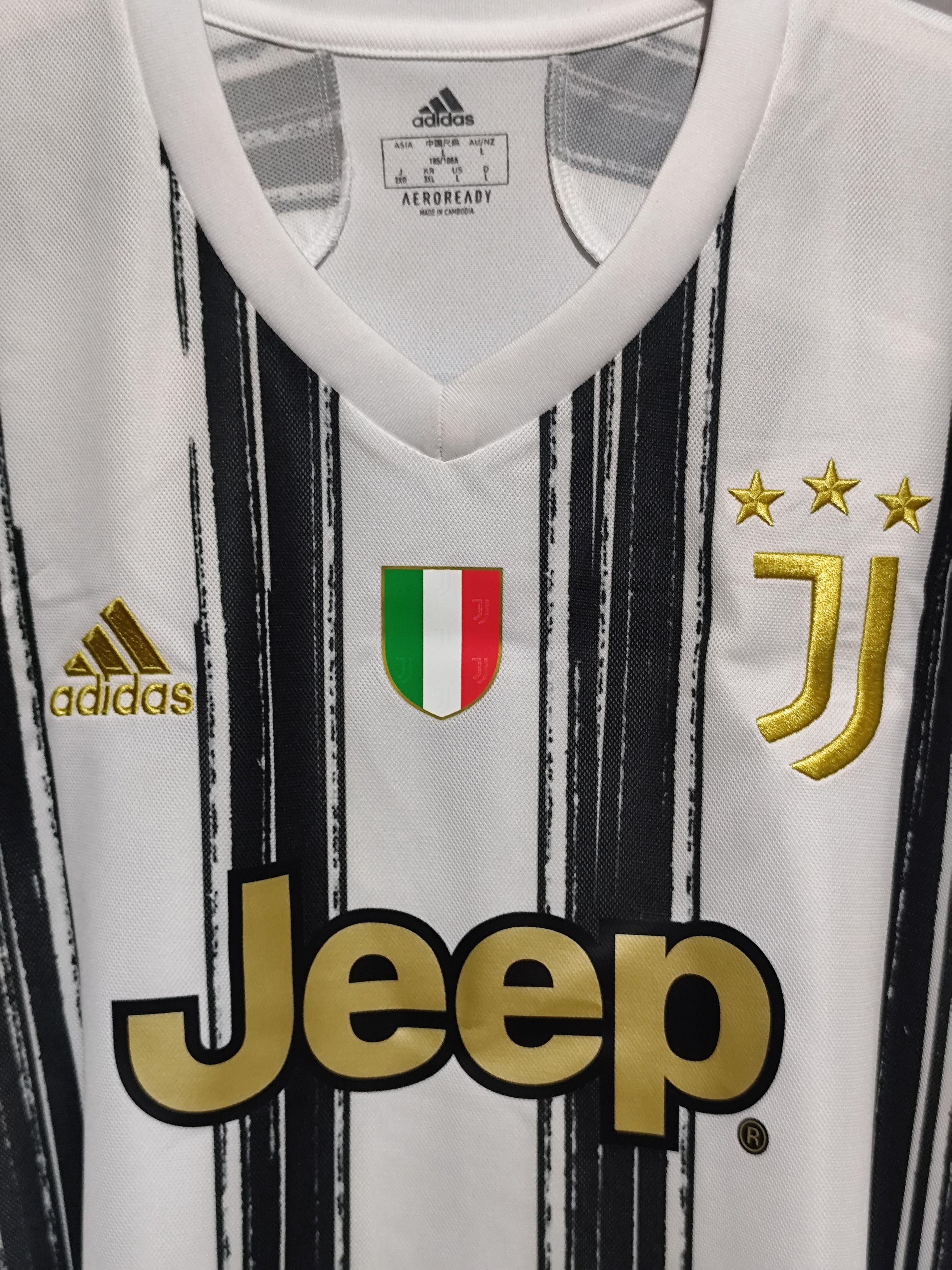 Adidas Adidas x Juventus #7 Cristiano Ronaldo 2020/2021 Home Jersey Size US L / EU 52-54 / 3 - 7 Thumbnail
