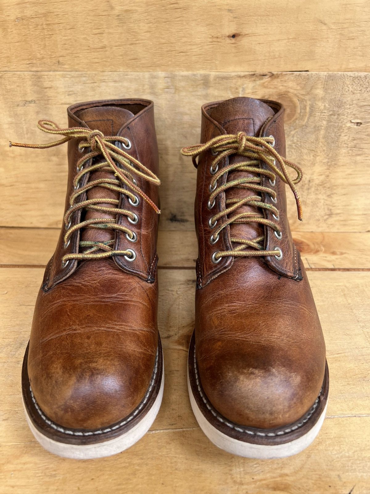 Red Wing Red Wing 9111 Classic Round Toe Brown Leather Boots Size US 7 / EU 40 - 2 Thumbnail