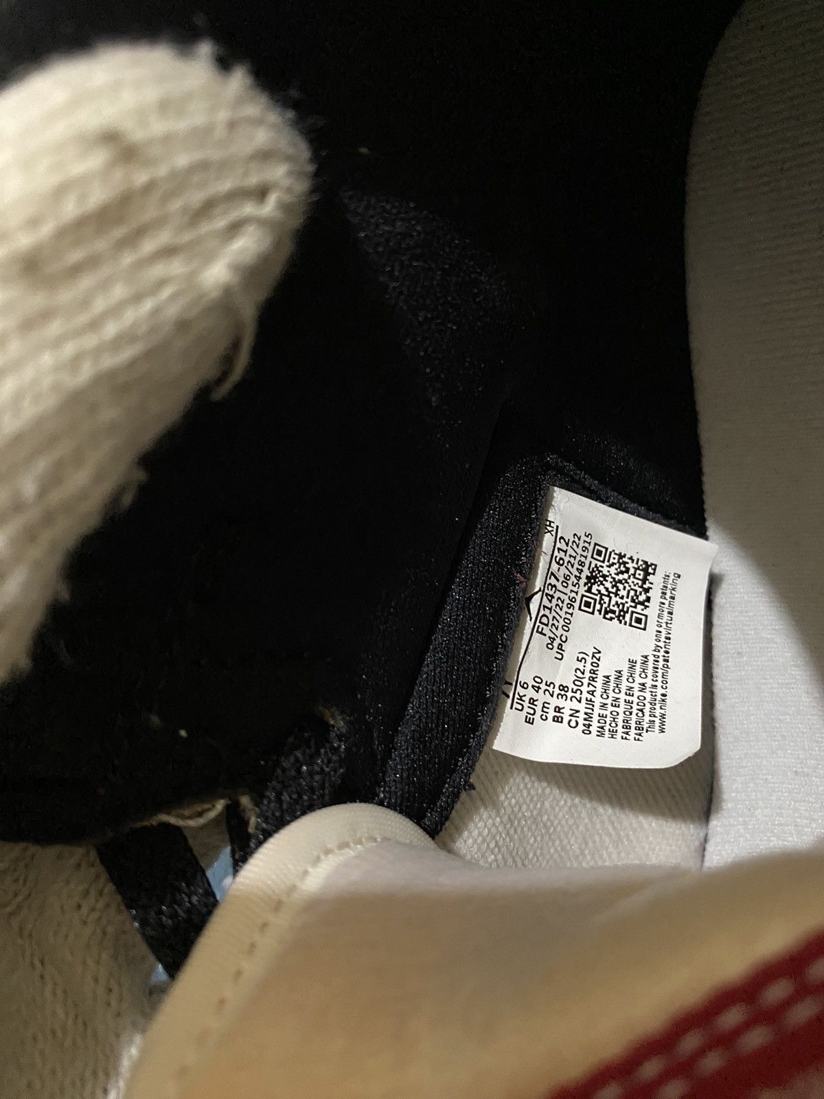 Jordan Brand Air Jordan 1 Retro High OG GS Size US 7 / EU 40 - 8 Thumbnail