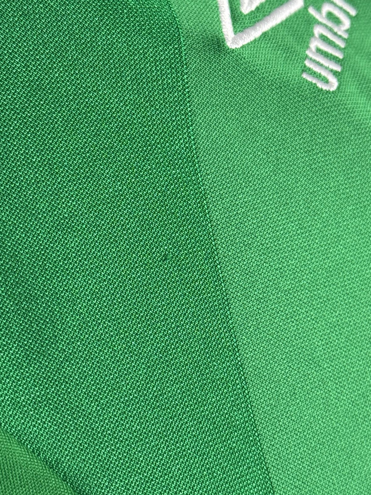 Umbro Republic of Ireland 16/18 Home Football Jersey Size US XL / EU 56 / 4 - 10 Thumbnail
