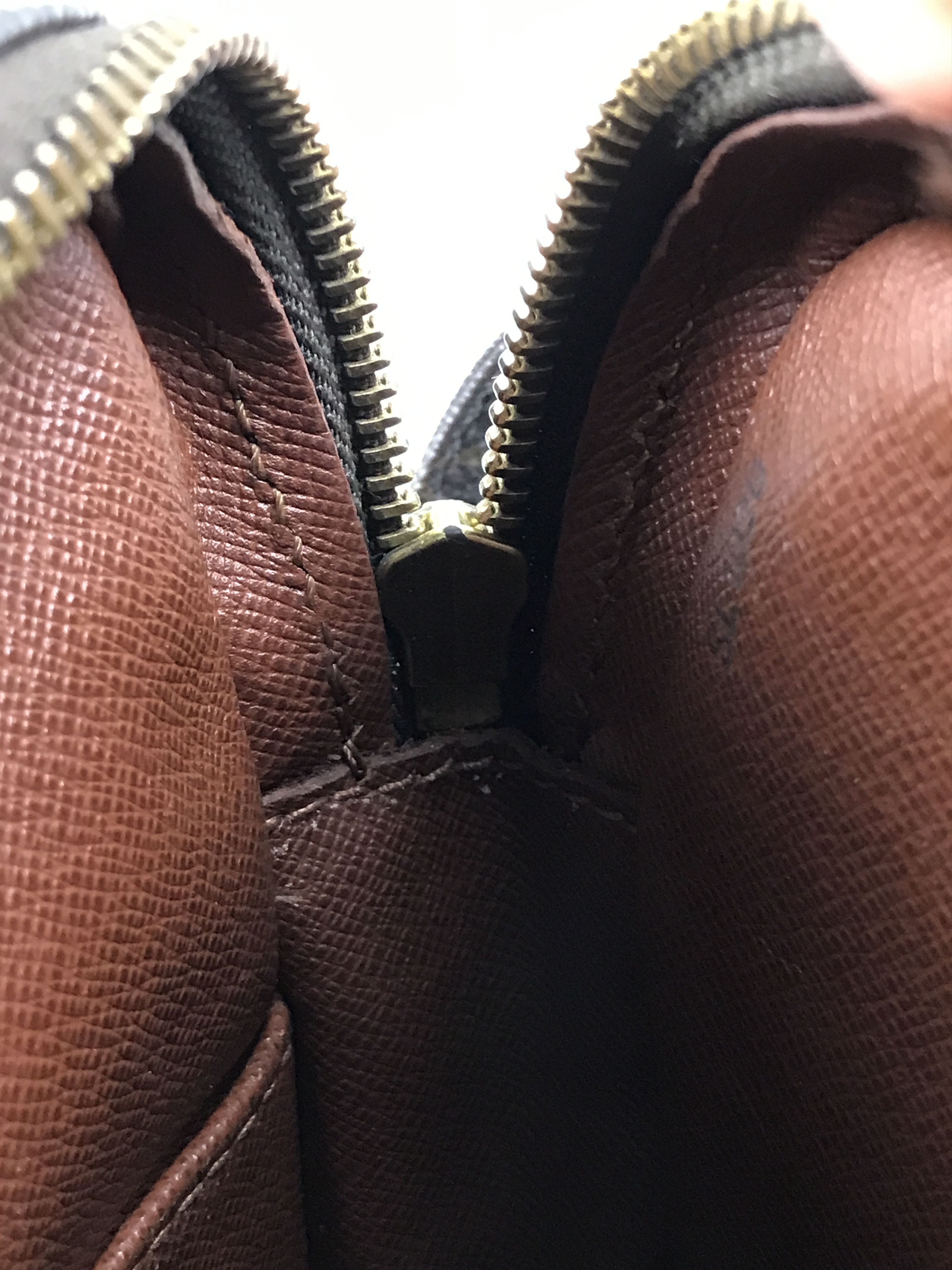 Louis Vuitton × Vintage Vintage Louis Vuitton Danube Monogram Canvas crossbody bag Size ONE SIZE - 6 Thumbnail