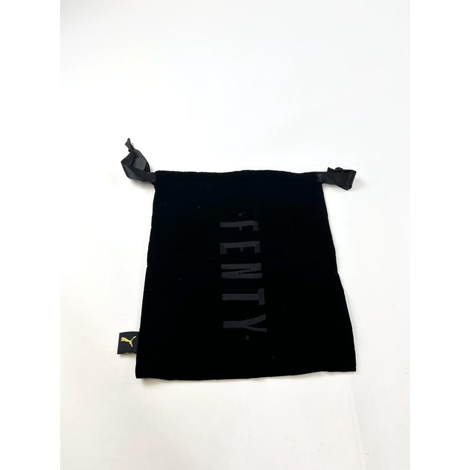 Puma Fenty Dust Bag Bag Drawstring Velvet Black Rhianna Embroidered Womens Small Shoes Basket / Bag Accessory Drawstring Size ONE SIZE - 2 Thumbnail