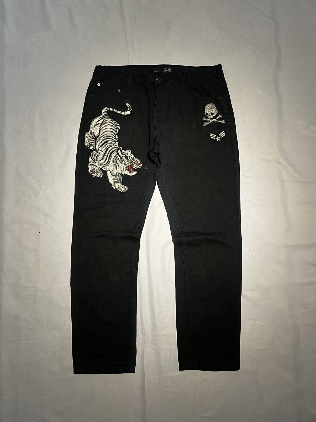 Japanese Brand × Vintage JAPANESE BRAND SUPER BLACK DENIM TIGER EMBROIDERED JEANS Size US 34 / EU 50 - 1 Thumbnail