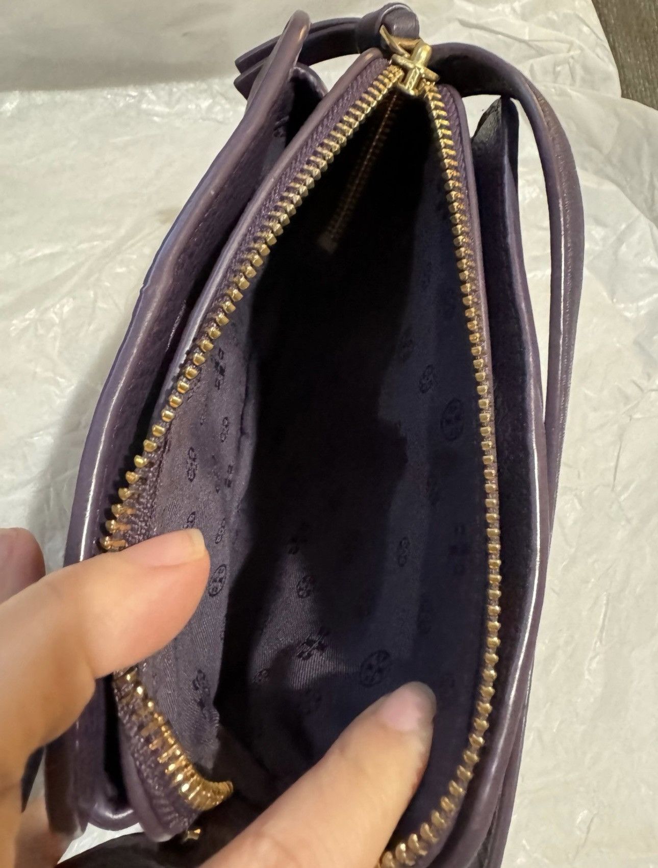 Tory Burch Tory Burch Ivy Zip Crossbody Bag in Deep Purple Color Size ONE SIZE - 7 Thumbnail