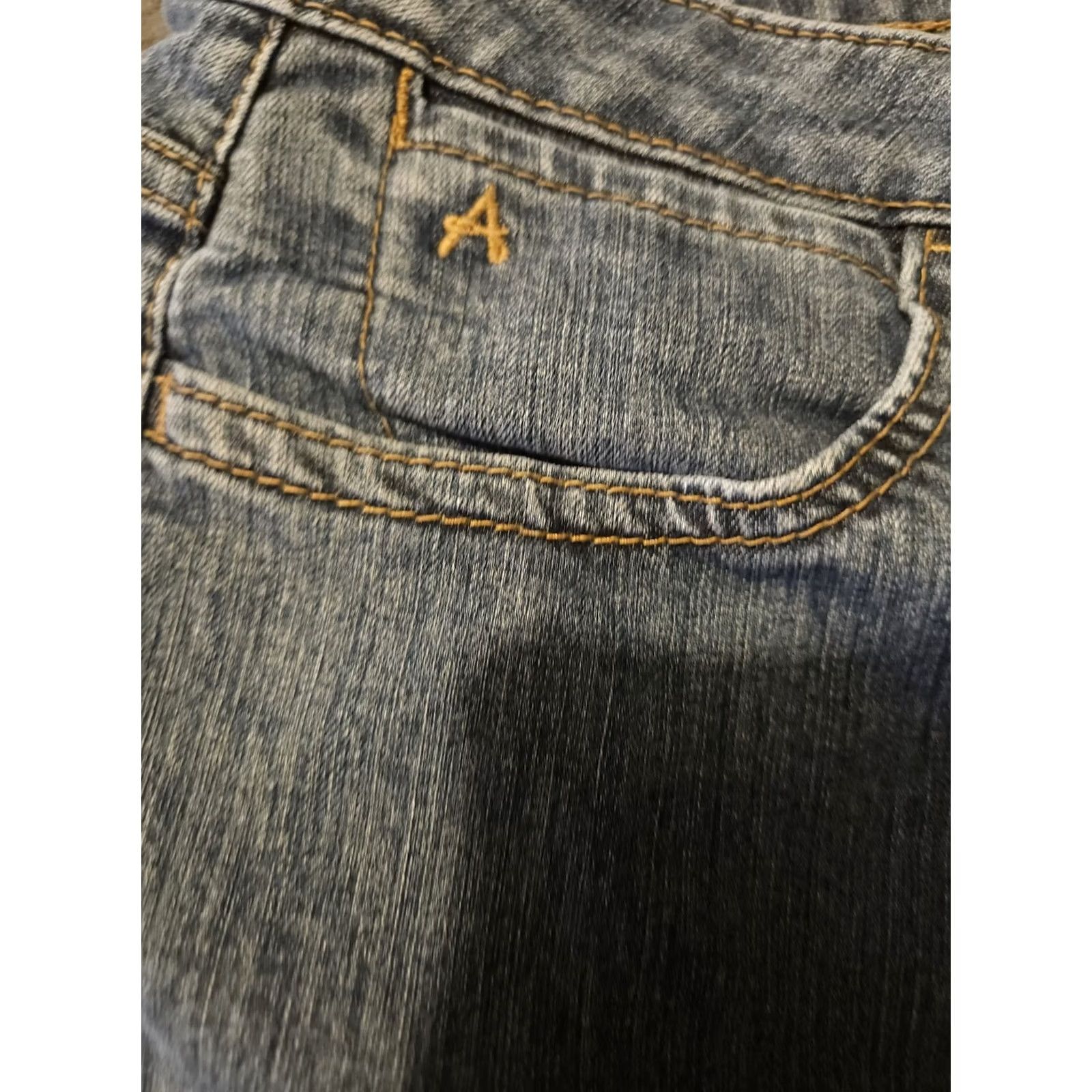 Wrangler Aura Wrangler Aura Wrangler Jeans Women's 14 Short Blue Denim Mid Rise Western Cowgirl Capris Size 36" / US 14 / IT 50 - 6 Thumbnail