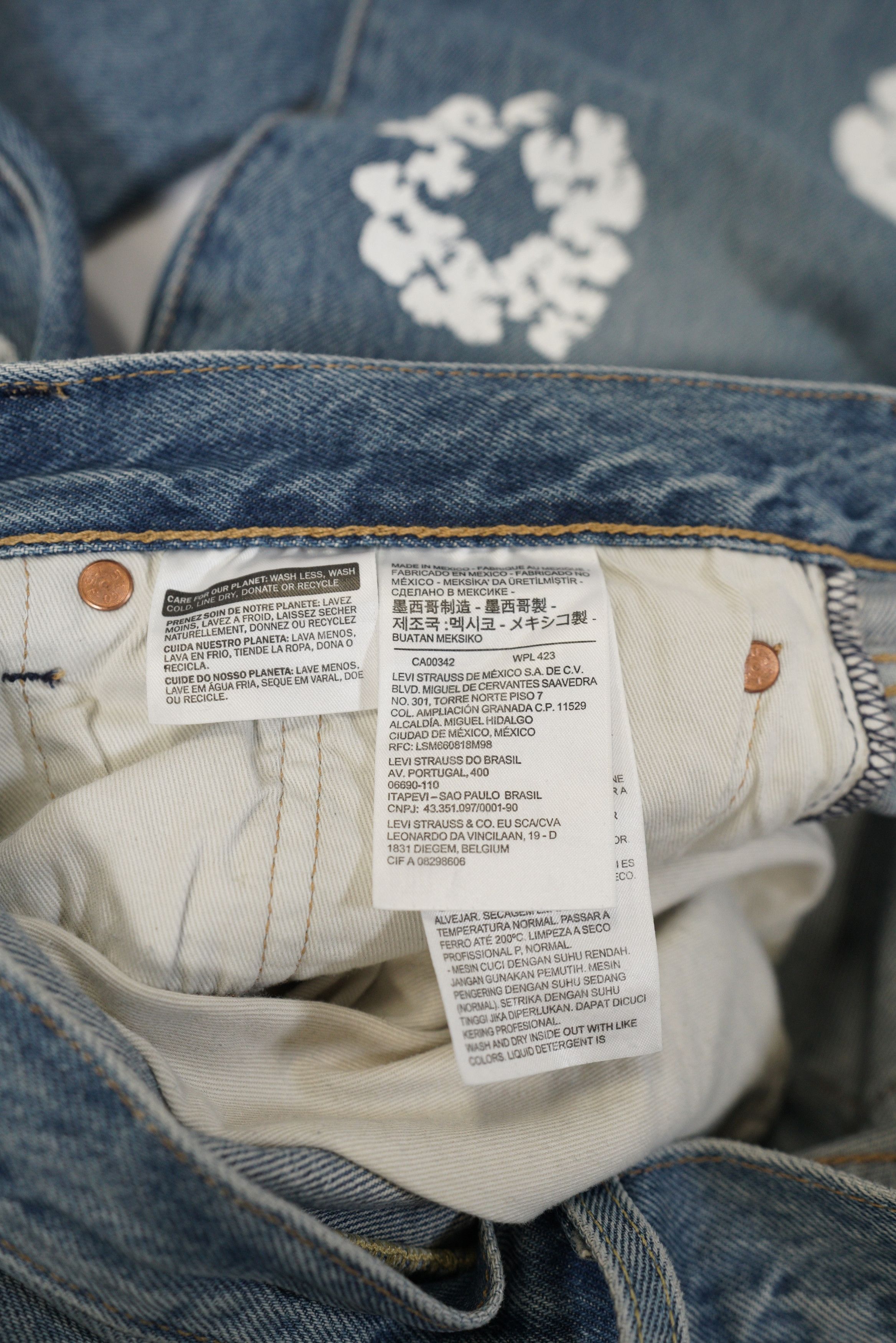 DENIM TEARS Denim Tears x Levi's Cotton Wreath Jean Light Wash Size US 32 / EU 48 - 12 Thumbnail