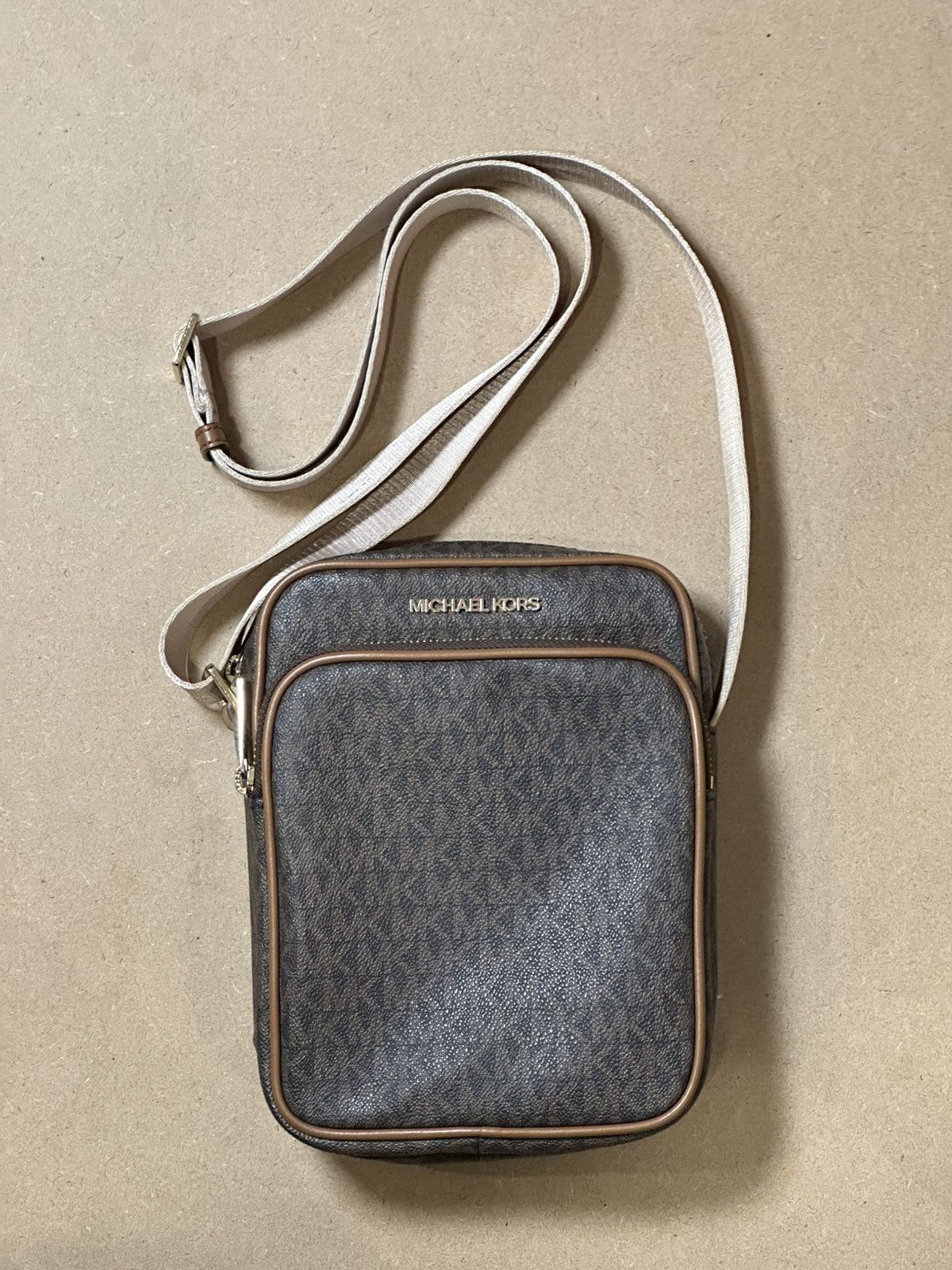 Michael Kors MICHAEL KORS SLING SLING BAG. Size ONE SIZE - 1 Thumbnail