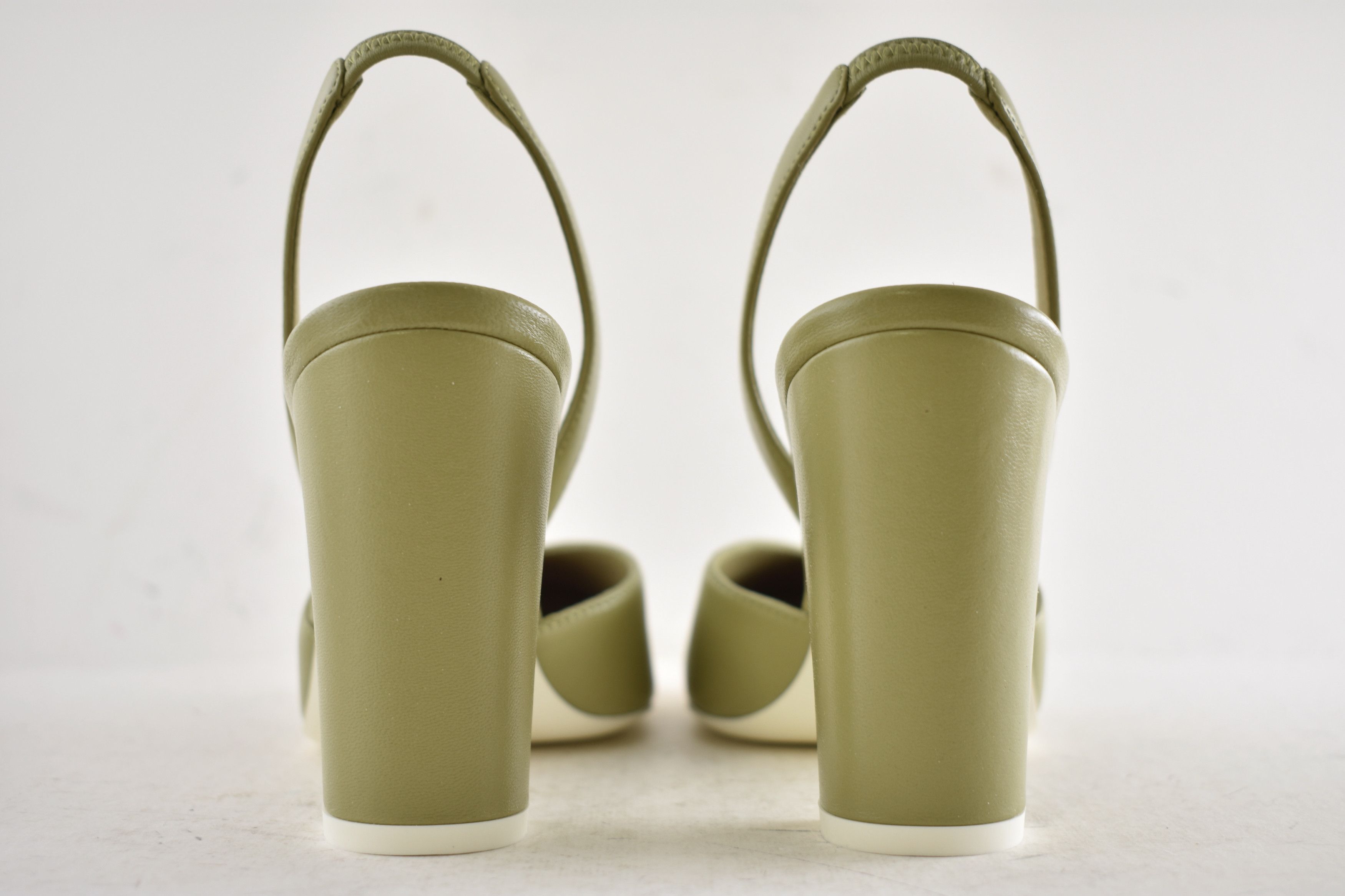 Chanel 26S Blazy Khaki Ivory Square Slingback Block Heel Pump 36.5 Size US 6.5 / IT 36.5 - 15 Thumbnail