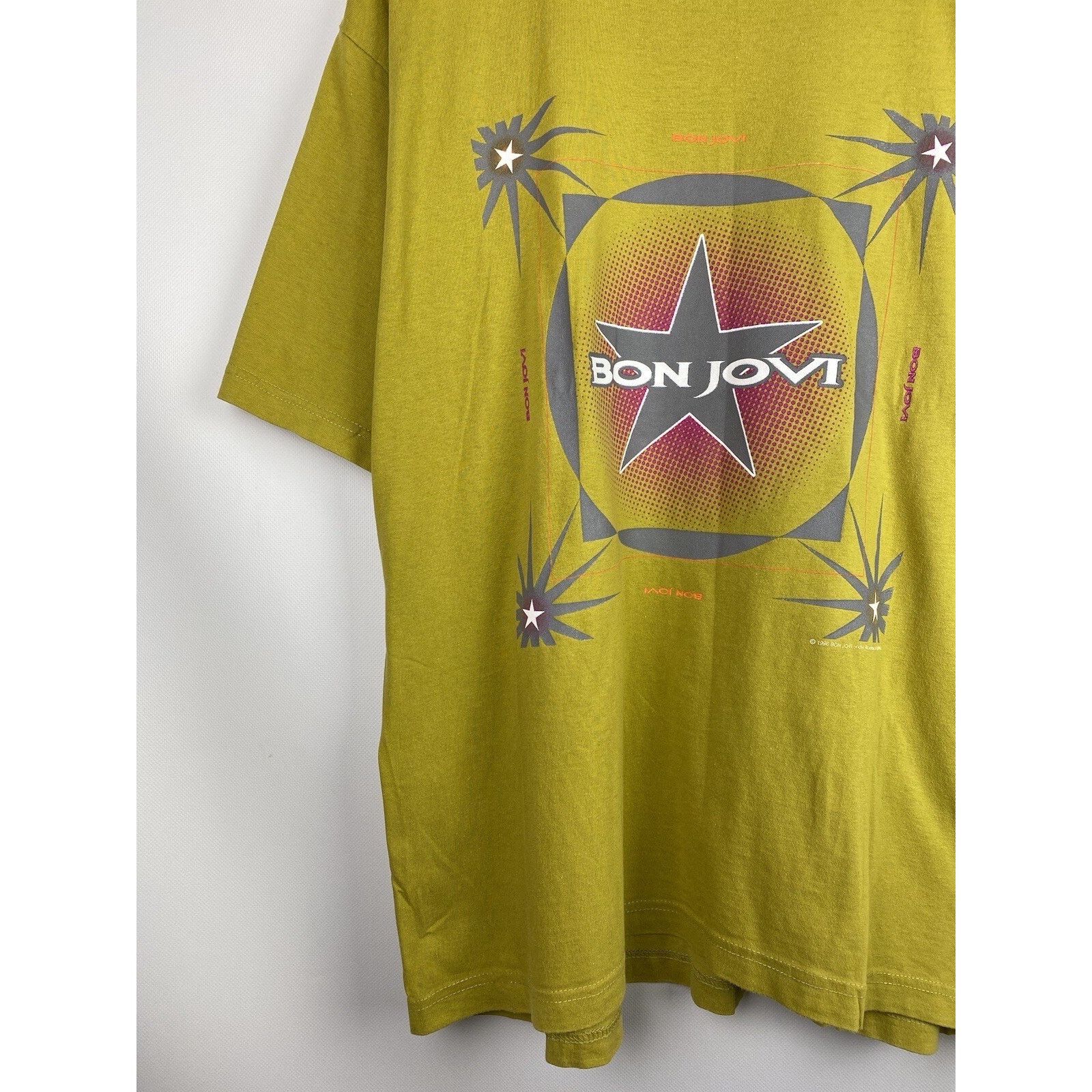 Band Tees Bon Jovi vintage 90s World Tour 1996 band t shirt size ~ xl Size US XL / EU 56 / 4 - 7 Thumbnail