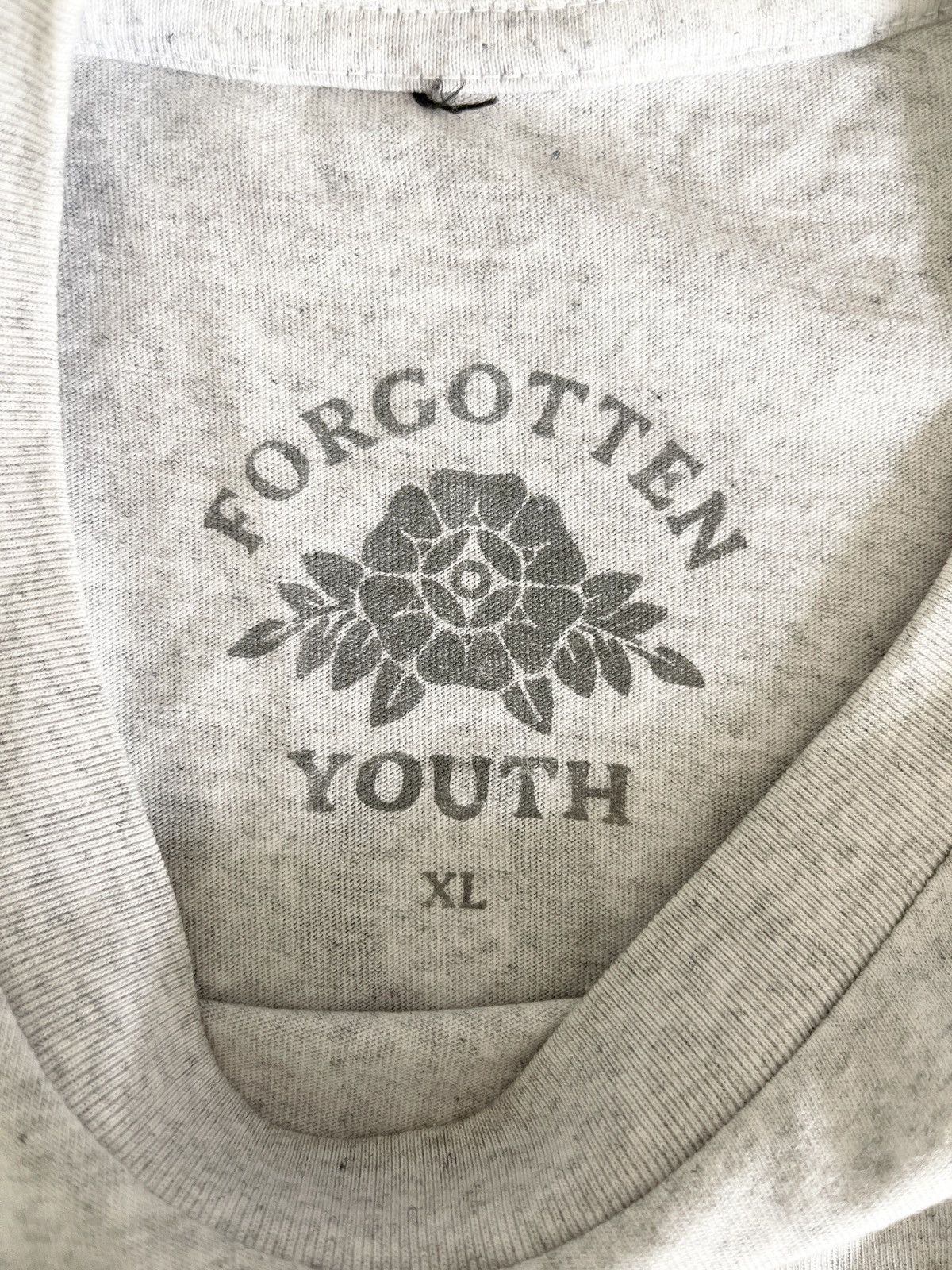 Other STEAL! 2010s Forgotten Youth Jumbo Flower Tee Size US XL / EU 56 / 4 - 7 Thumbnail