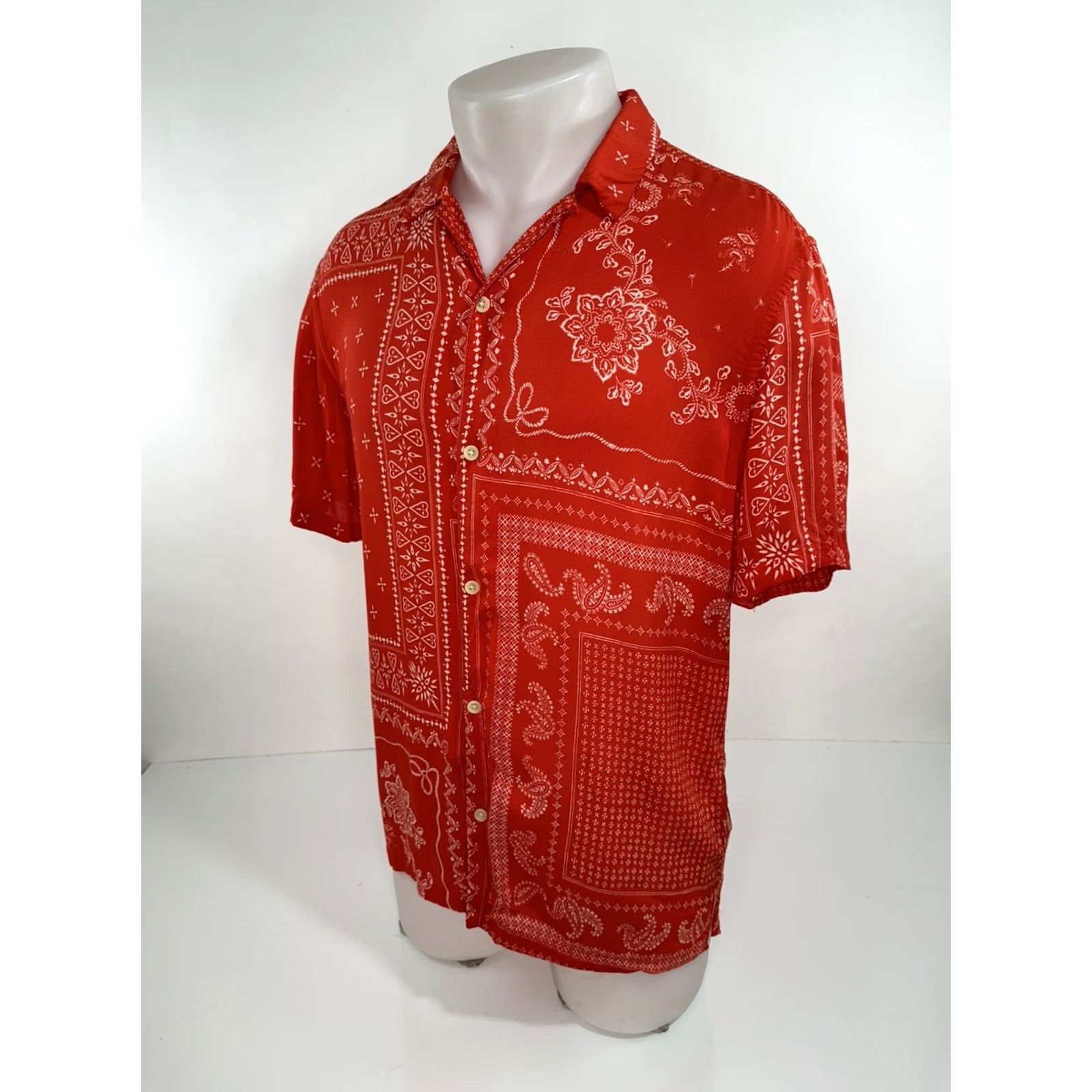 Allsaints ALL SAINTS Paisley Bandana Mens S Hawaiian Shirt Shirt Mens S Red Paisley Hawaiian Theme 90s Concert Womens Mens Girls Size US S / EU 44-46 / 1 - 3 Thumbnail