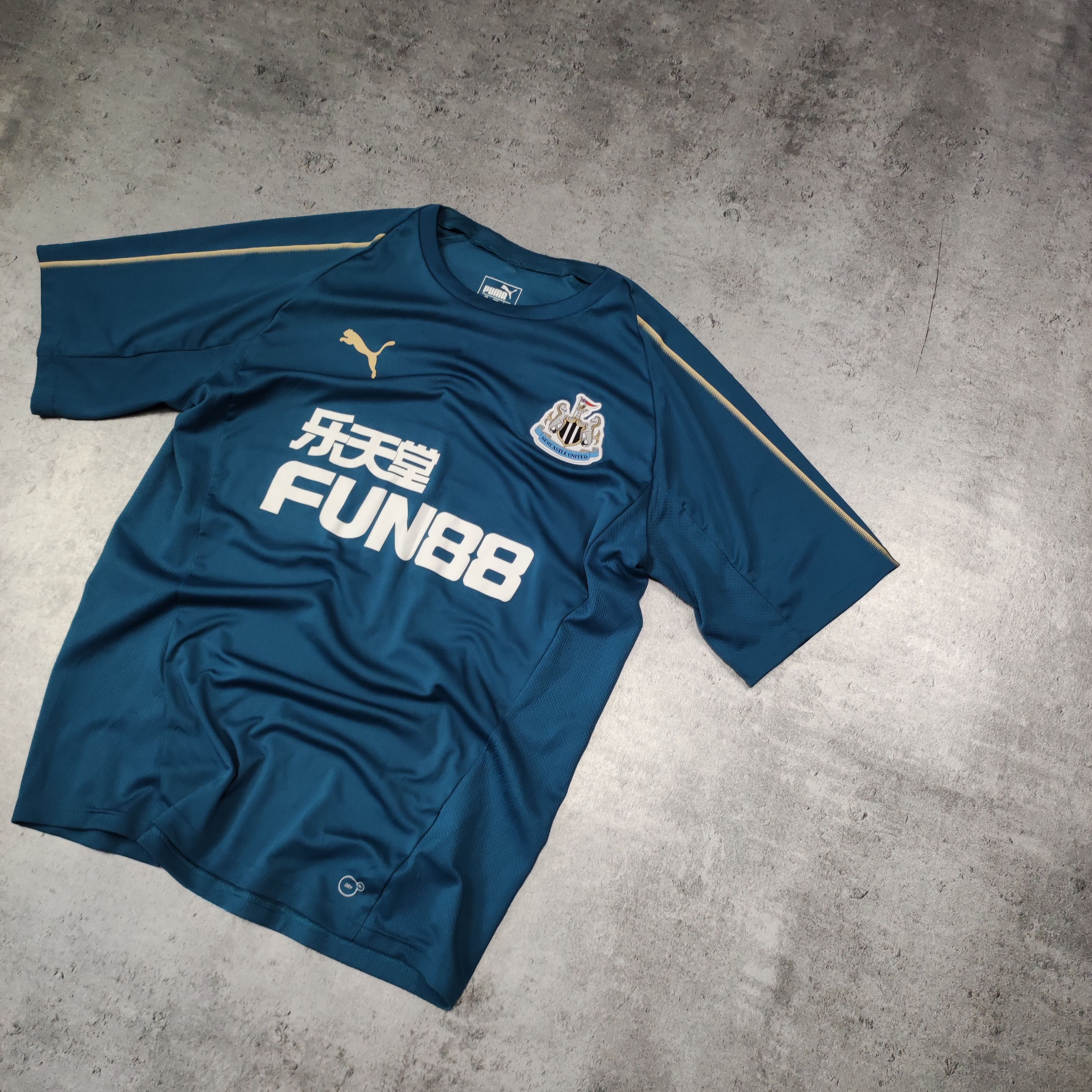 Puma Puma x Newcastle United Football Soccer Training Jersey Size US L / EU 52-54 / 3 - 2 Thumbnail