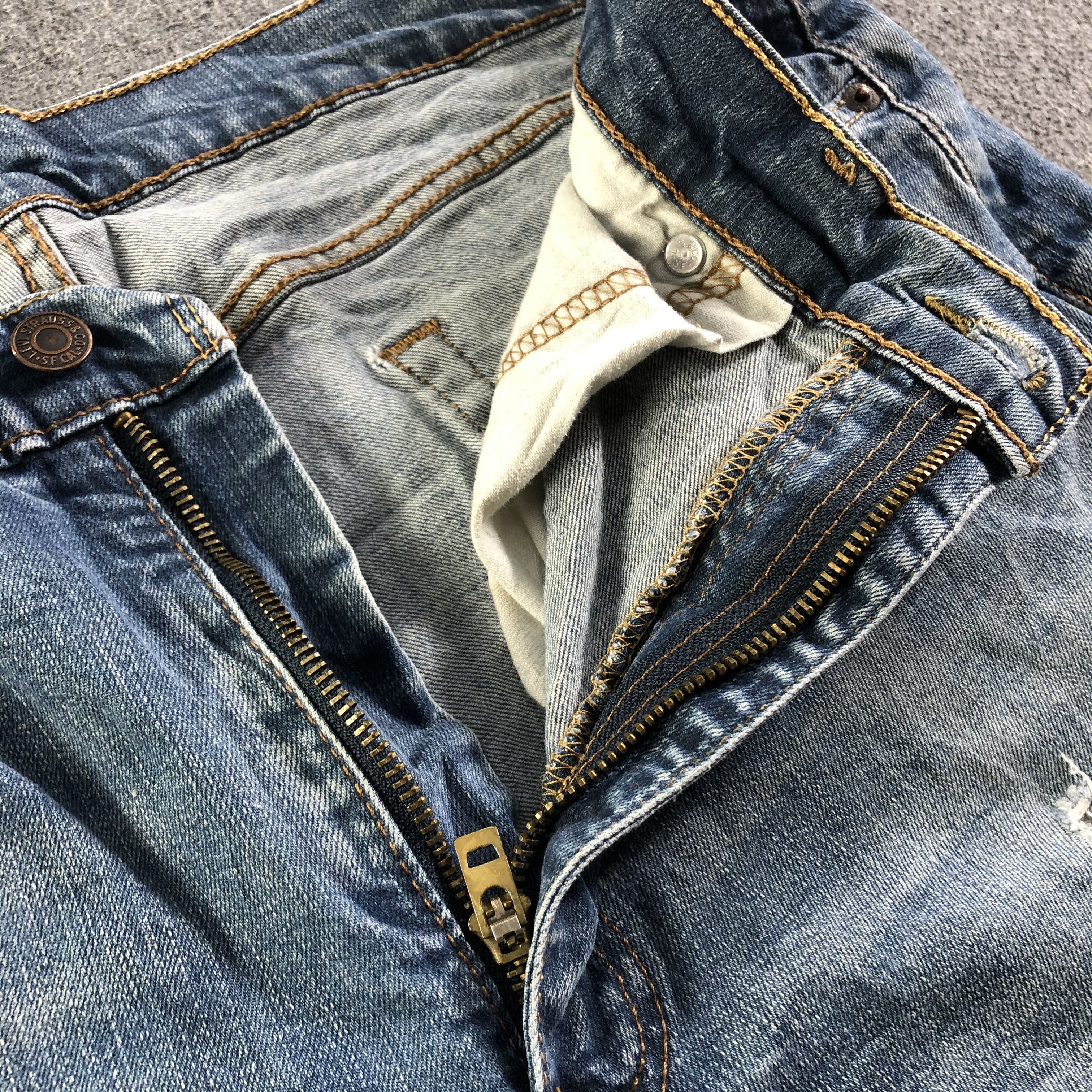 Levi's Vintage Blue Wash Levis 514 Jeans-J4158 Size US 35 - 8 Thumbnail