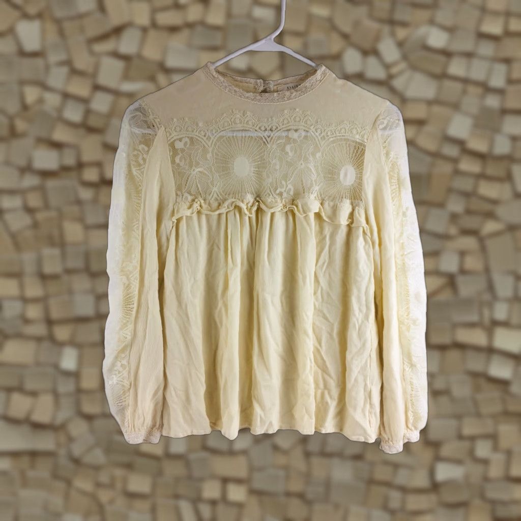 Vintage Ellison Blouse Women's Size Small Long Sleeve Pullover Crochet Ruffles Crew Neck Yellow Size S / US 4 / IT 40 - 1 Thumbnail