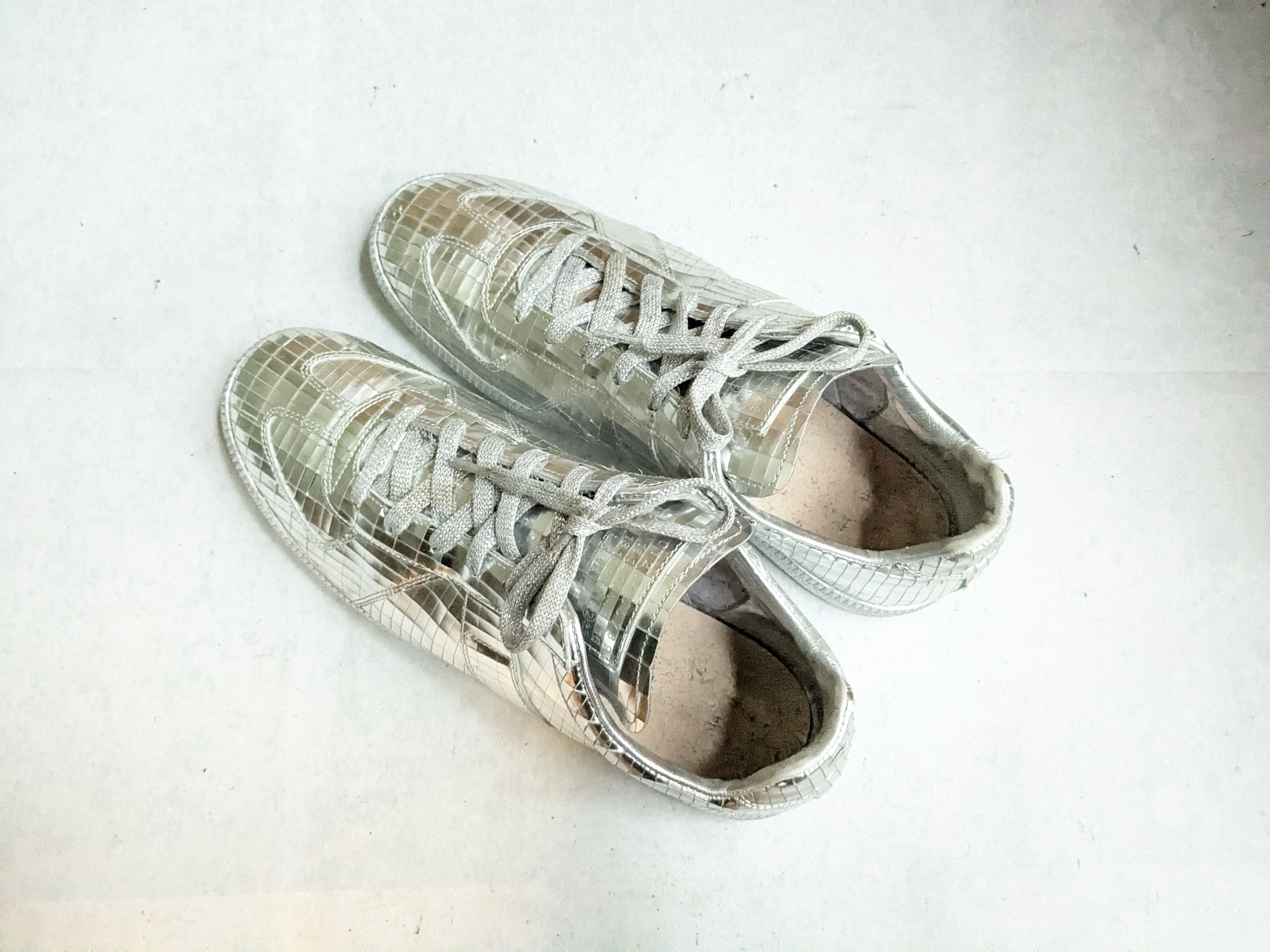 Maison Margiela Maison Margiela Replica GAT Silver 11 44 Low Tops Leather Size US 11 / EU 44 - 16 Thumbnail