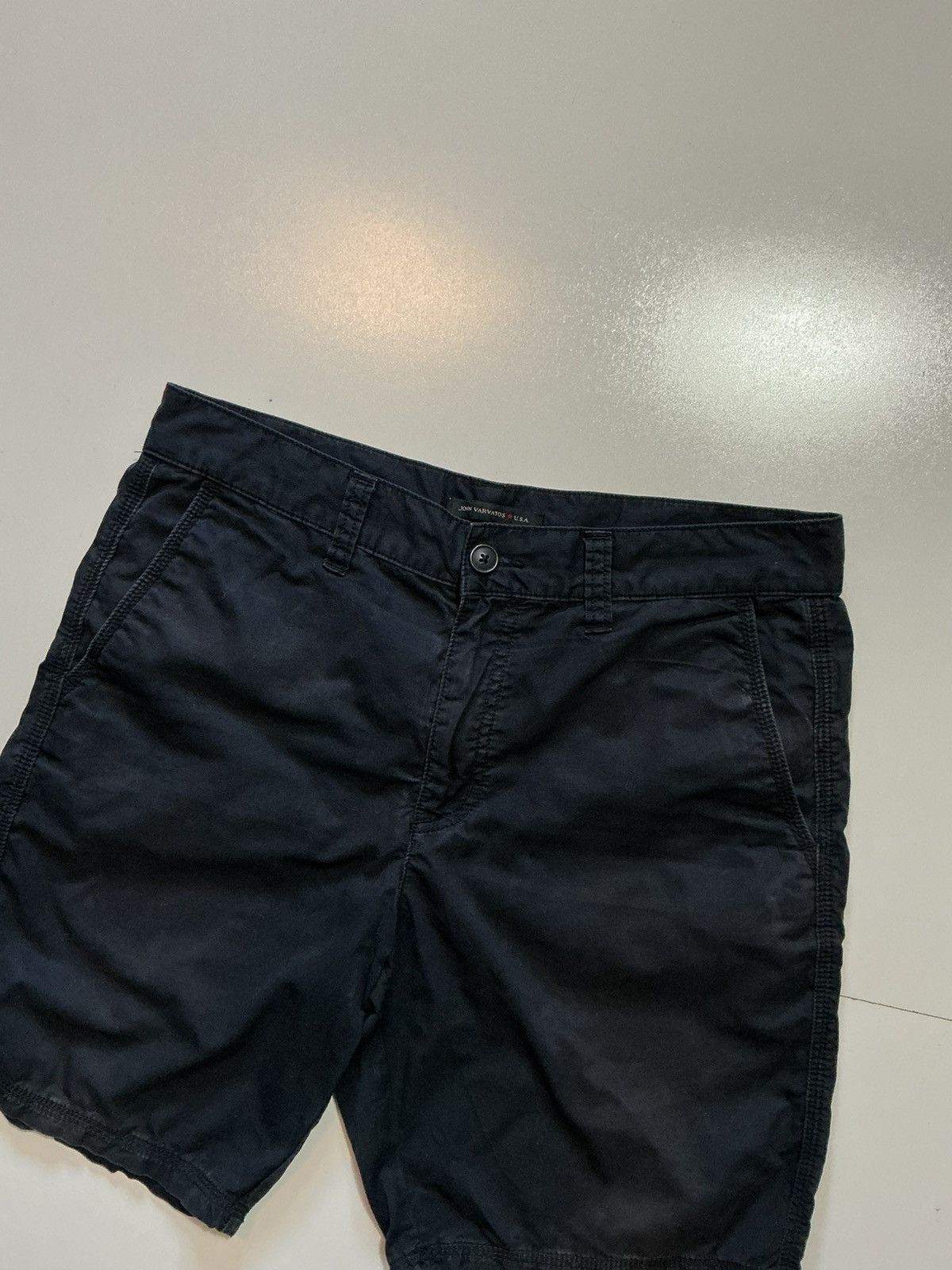 John Varvatos John Varvatos Star USA Midnight Flat Front 8" Inseam Shorts Size US 32 / EU 48 - 6 Thumbnail