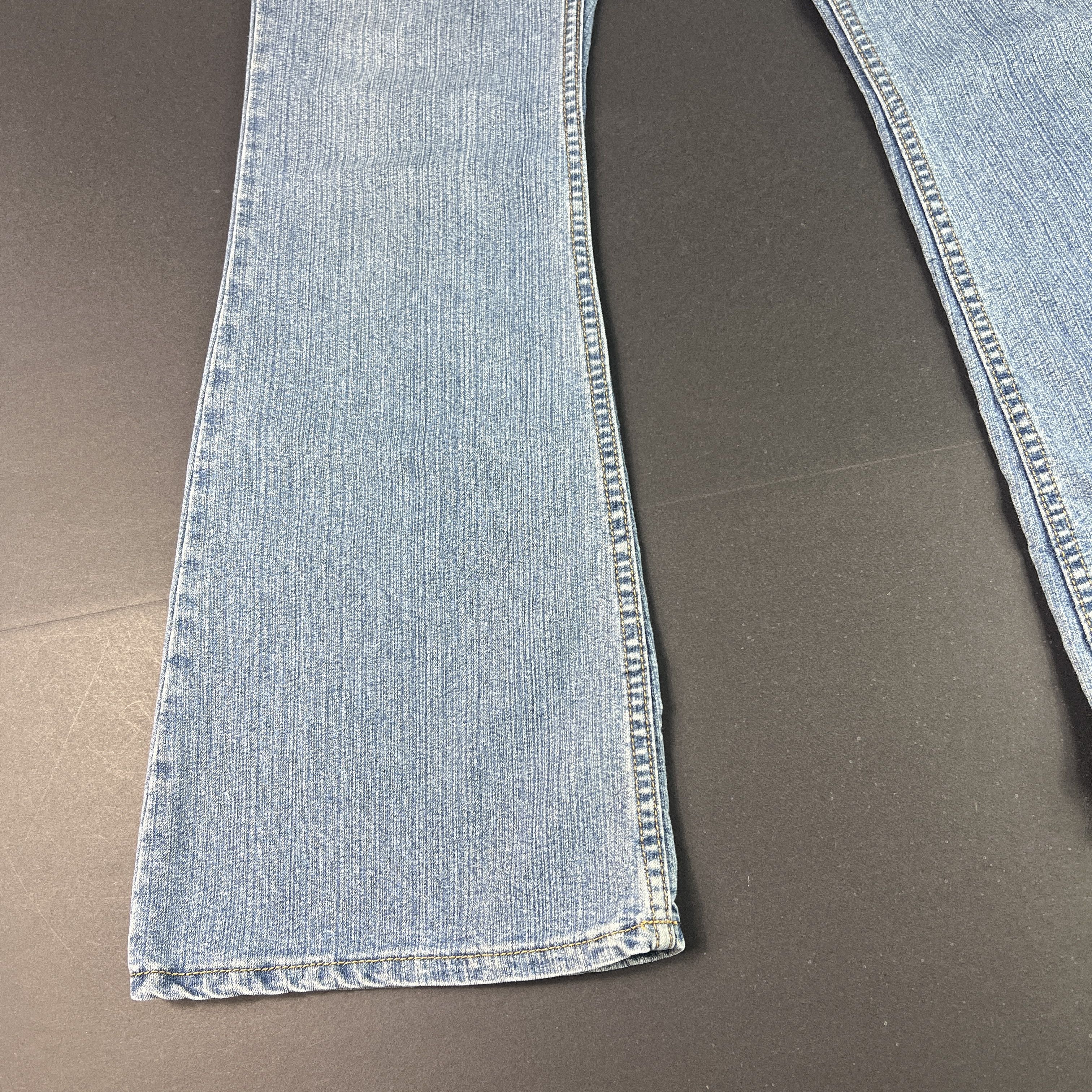 Calvin Klein Y2K Calvin Klein Jeans Low Rise Flare Blue Faded Denim Size 30" / US 8 / IT 44 - 6 Thumbnail