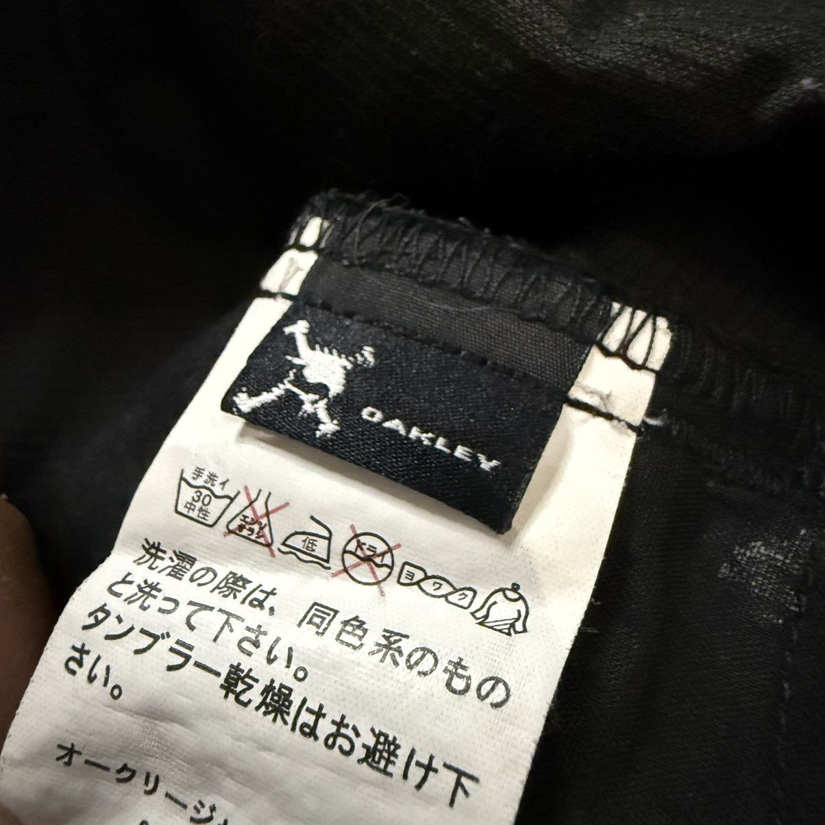 Oakley Vintage Oakley Skull Techwear Black Faded Gorpcore Archive Size US 36 / EU 52 - 17 Thumbnail