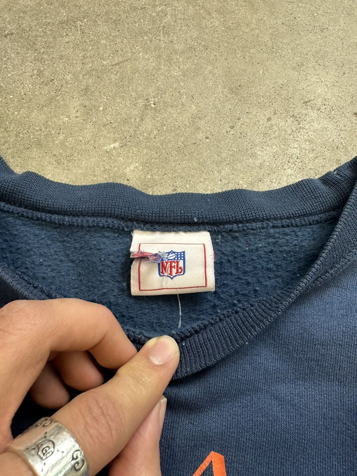 Vintage vintage chicago bears nfl football spellout crewneck xl Size US XL / EU 56 / 4 - 4 Thumbnail