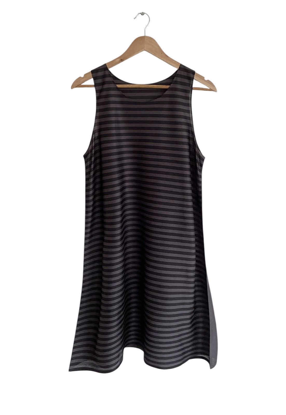Pleats Please Issey Miyake Vintage Brand Pleast Please Issey Miyake Dress 1990s Size S / US 4 / IT 40 - 1 Thumbnail